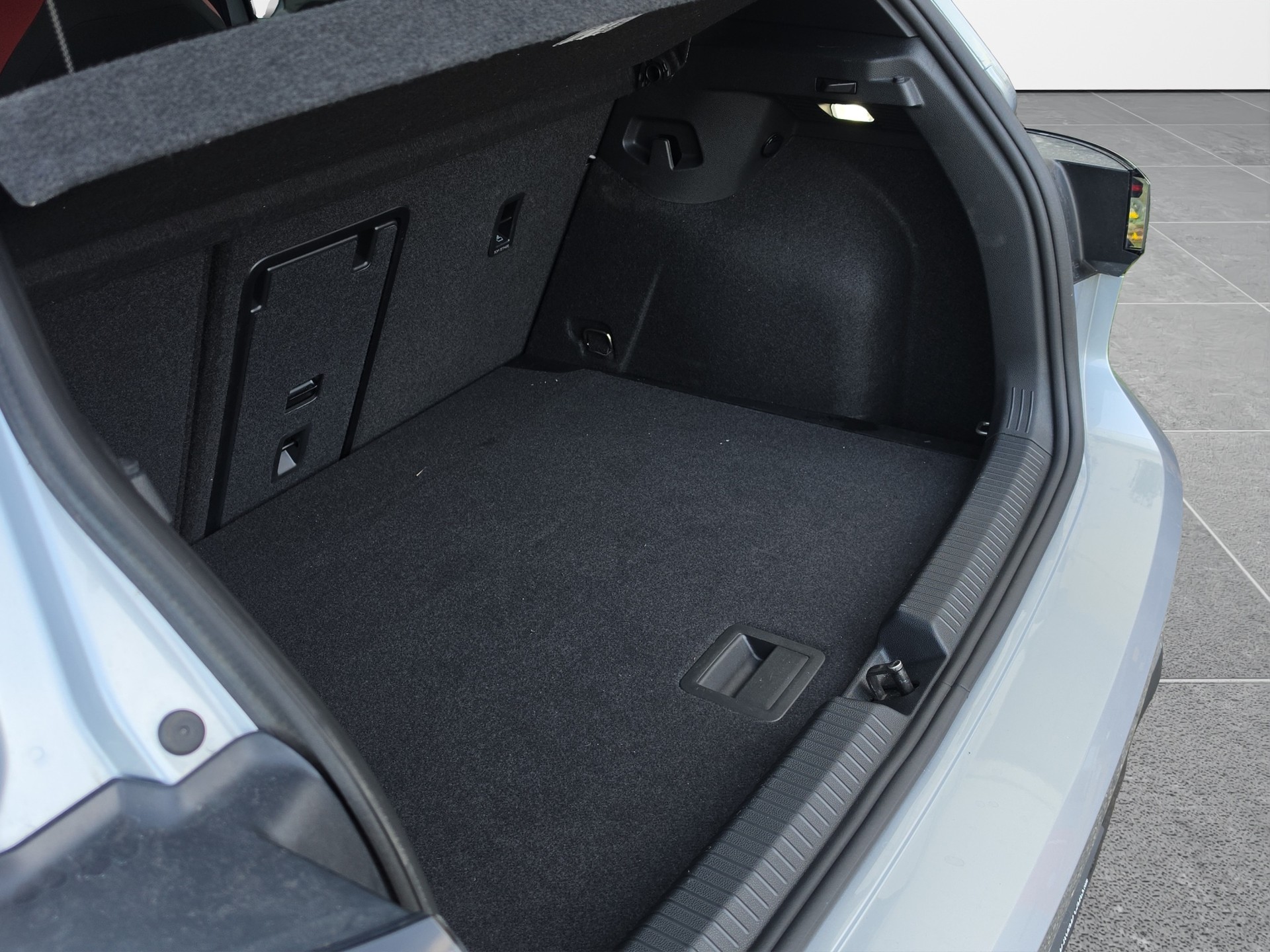 VW Golf VIII 2.0 TSI GTI DSG-image-9