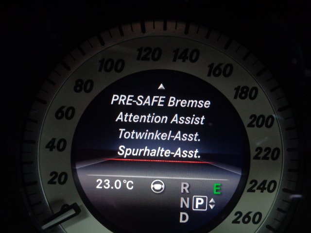 MERCEDES-BENZ CLS Shooting Brake 350 d 4Matic 9G-Tronic-image-12