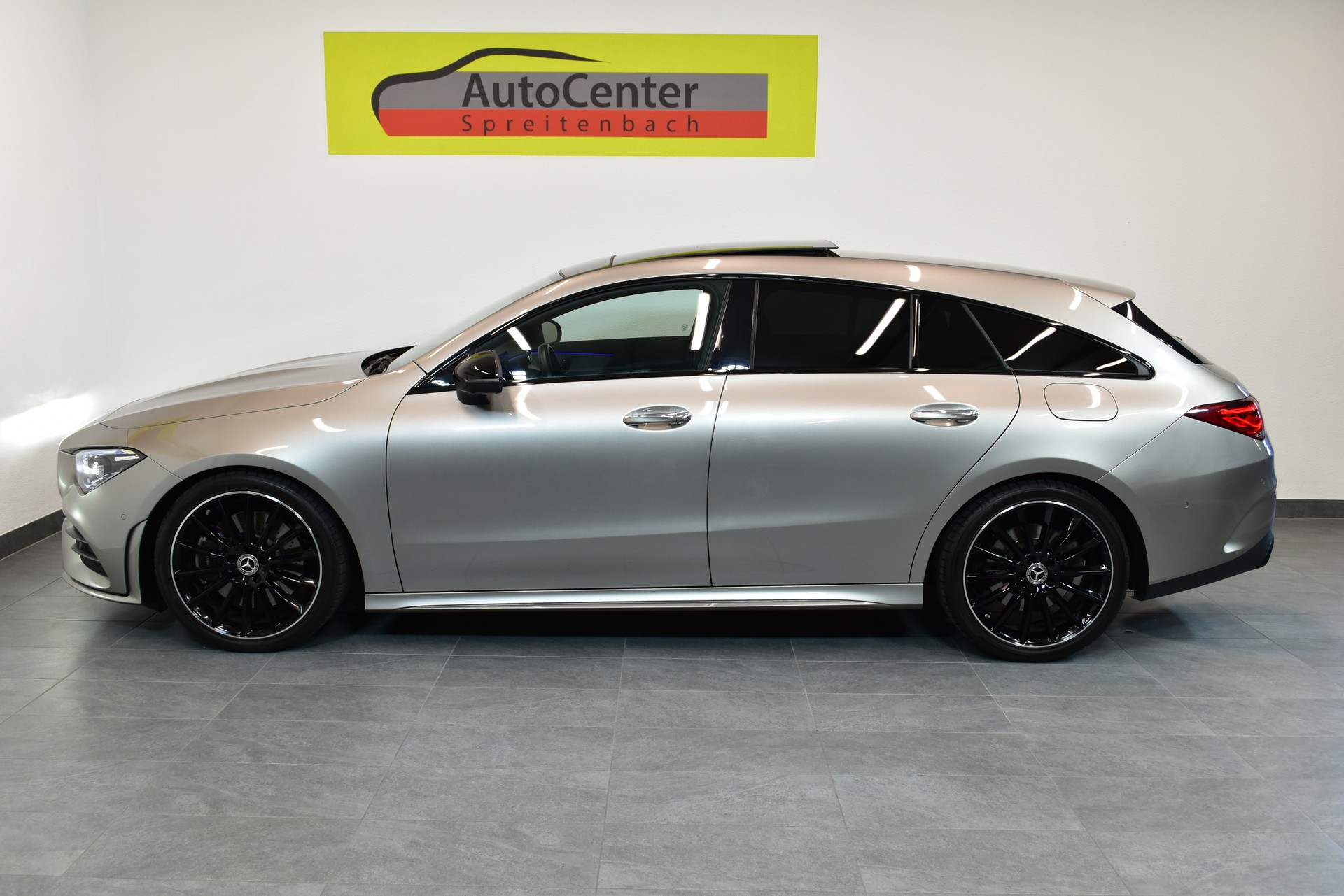 MERCEDES-BENZ CLA Shooting Brake 250 4Matic 7G-DCT AMG Line-image-11