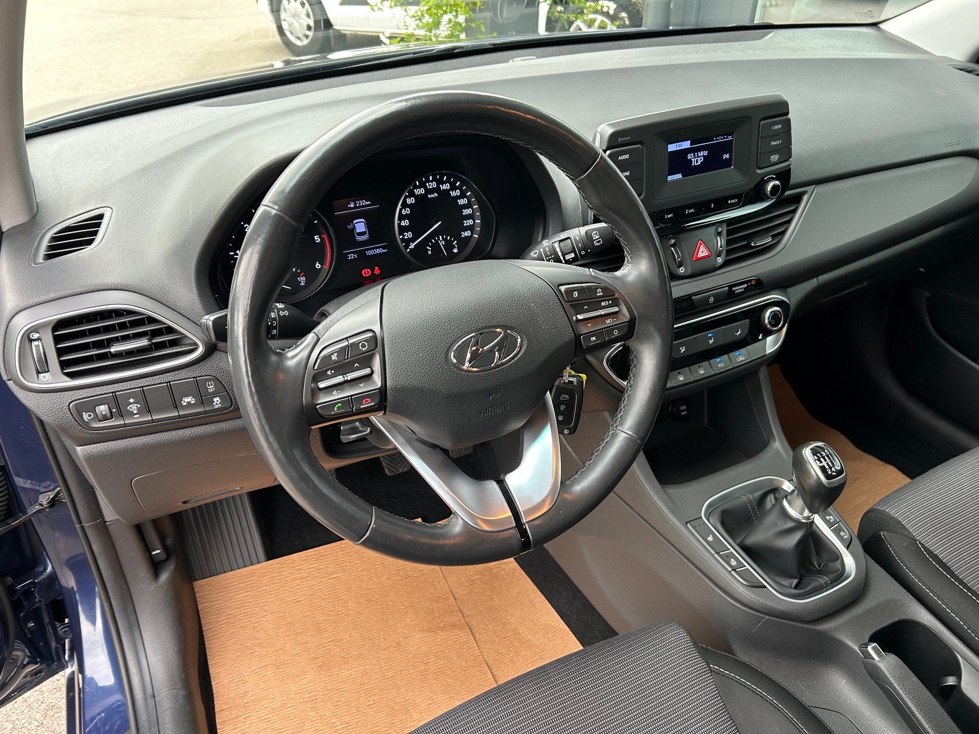 HYUNDAI i30 Wagon 1.6 CRDi Origo-image-12