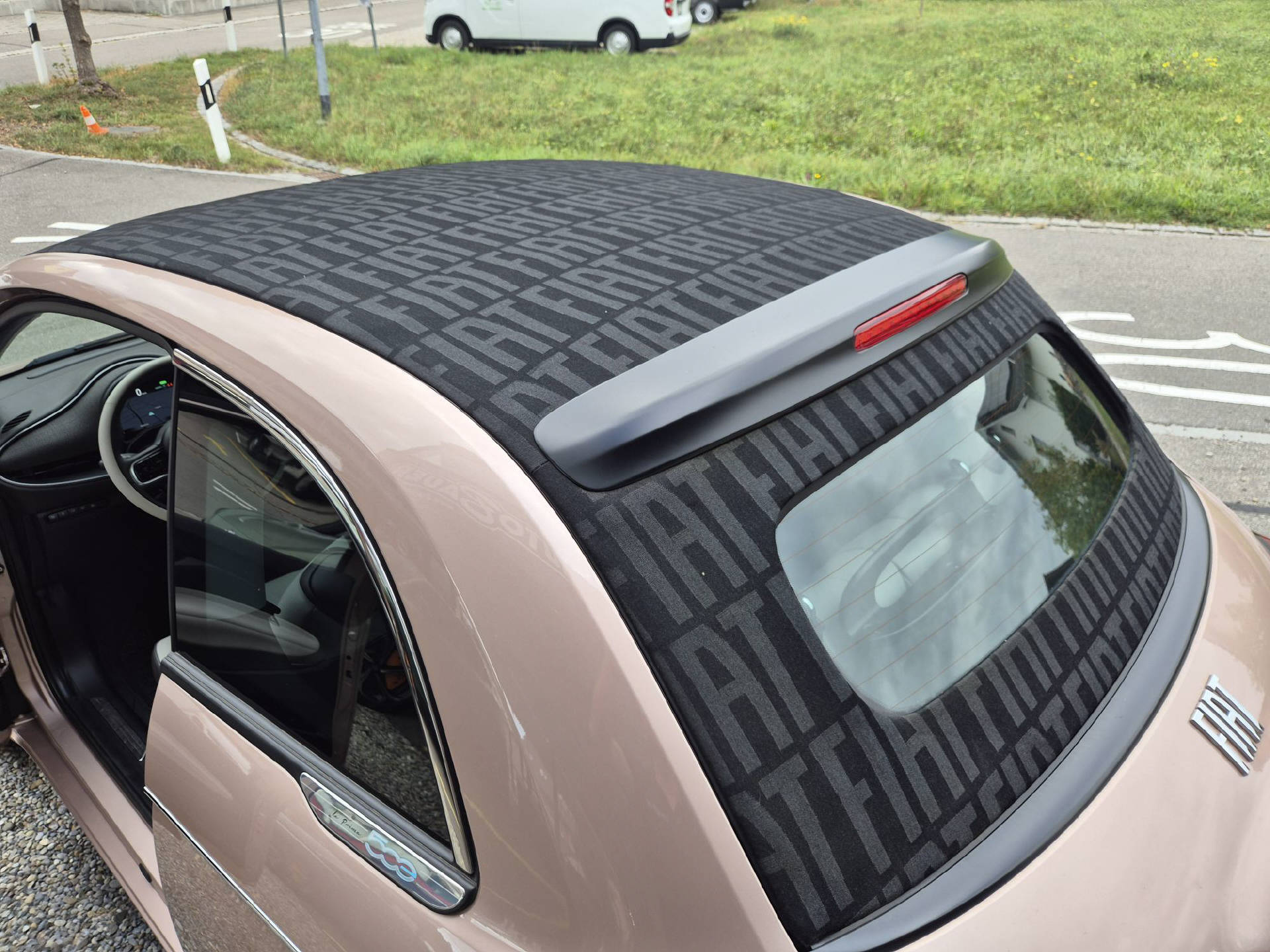 FIAT 500 Cabrio La Prima 42 kWh-image-5