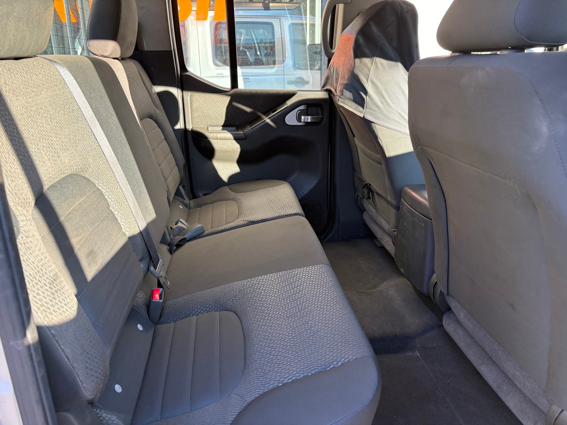 NISSAN Navara Double Cab Platinum 2.5 dCi 4WD-image-12