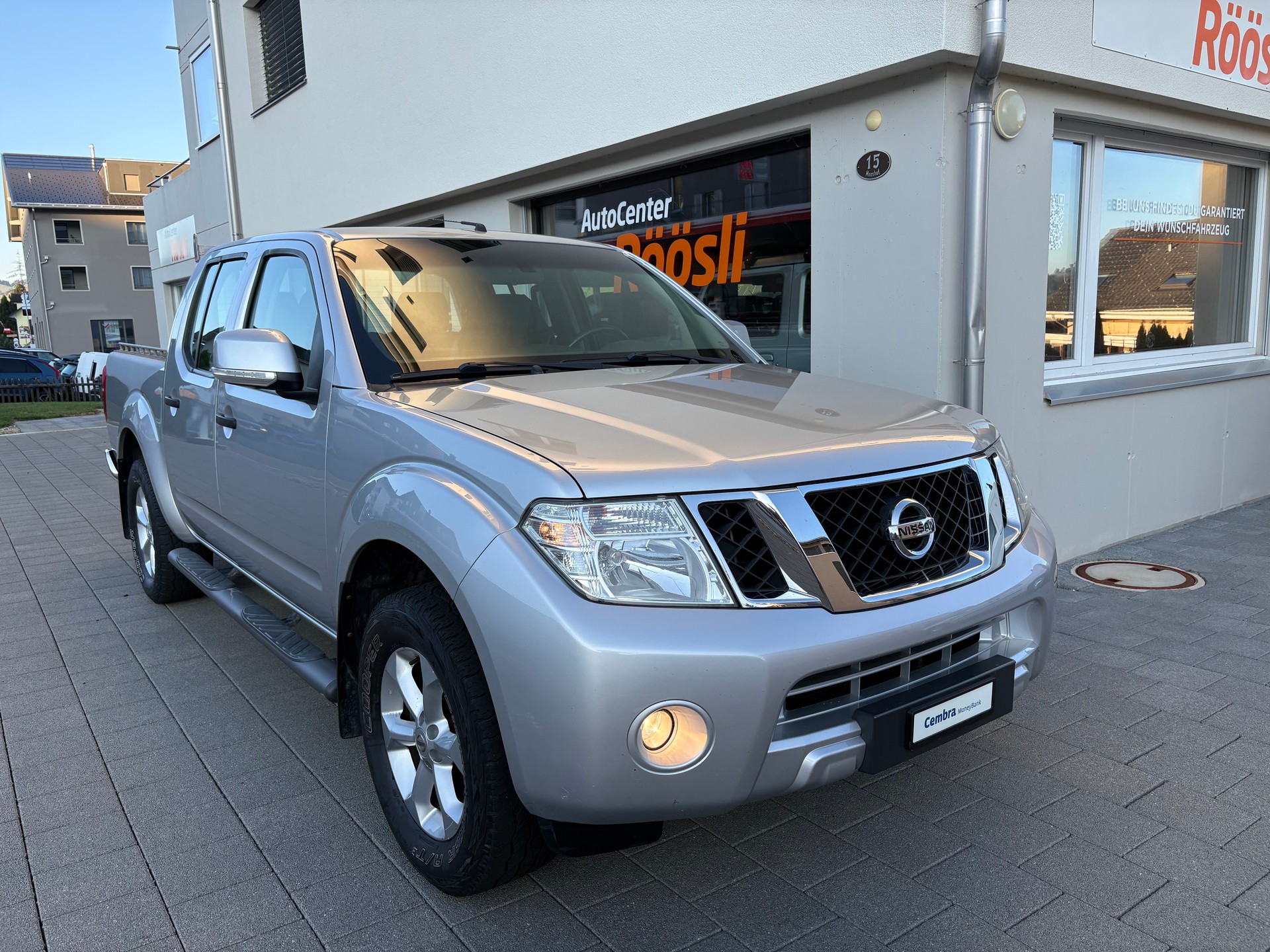 NISSAN Navara Double Cab Platinum 2.5 dCi 4WD-image-0