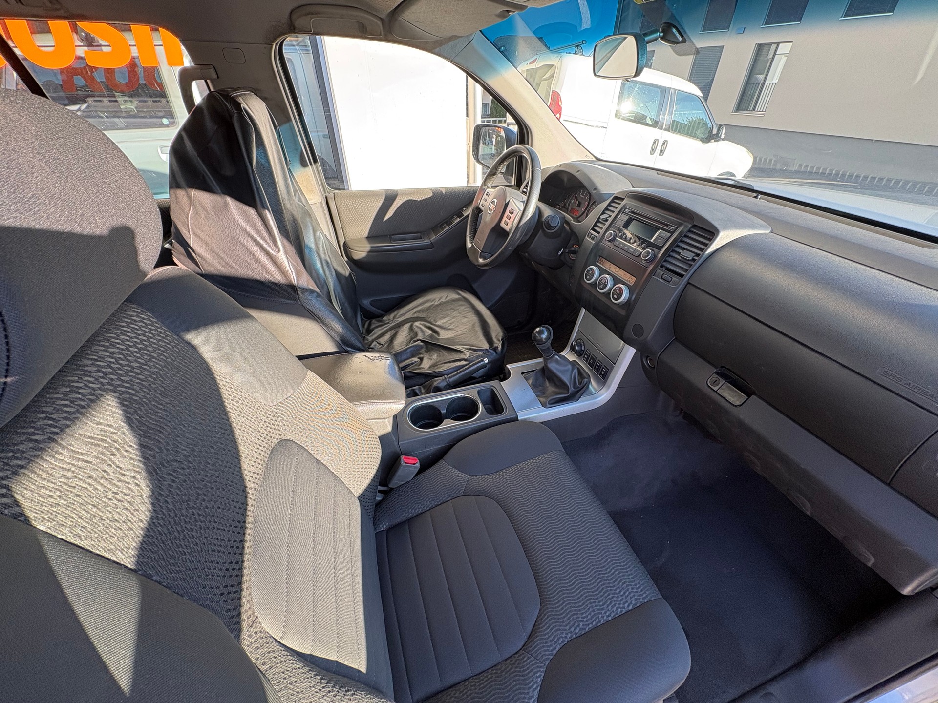 NISSAN Navara Double Cab Platinum 2.5 dCi 4WD-image-10