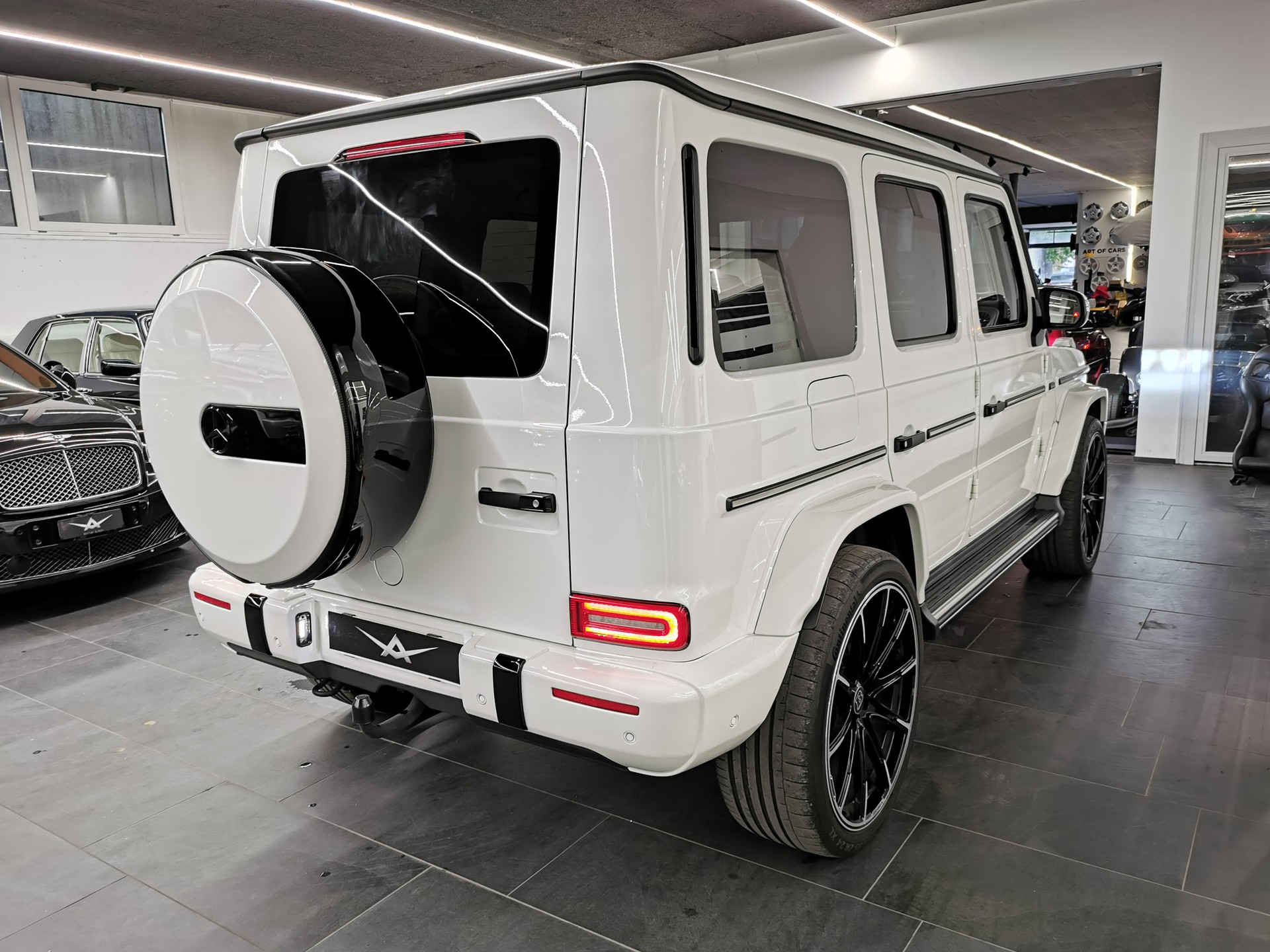 MERCEDES-BENZ G 500 V8 THE LAST G 63 AMG Line 9G-Tronic ALL WHITE SPECIAL BURMESTER LEDER MANUFAKTUR BEIGE/DUNKELBRAUN LED 360° 24" BRABUS-image-7
