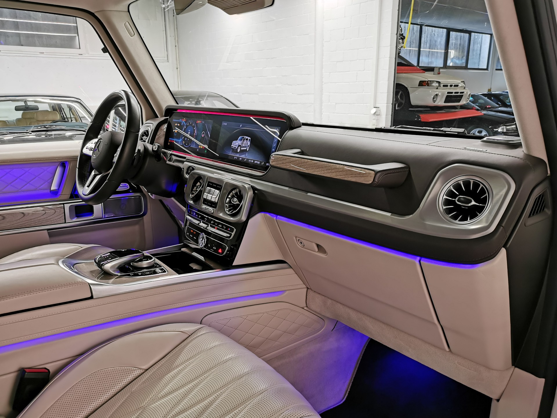 MERCEDES-BENZ G 500 V8 THE LAST G 63 AMG Line 9G-Tronic ALL WHITE SPECIAL BURMESTER LEDER MANUFAKTUR BEIGE/DUNKELBRAUN LED 360° 24" BRABUS-image-8