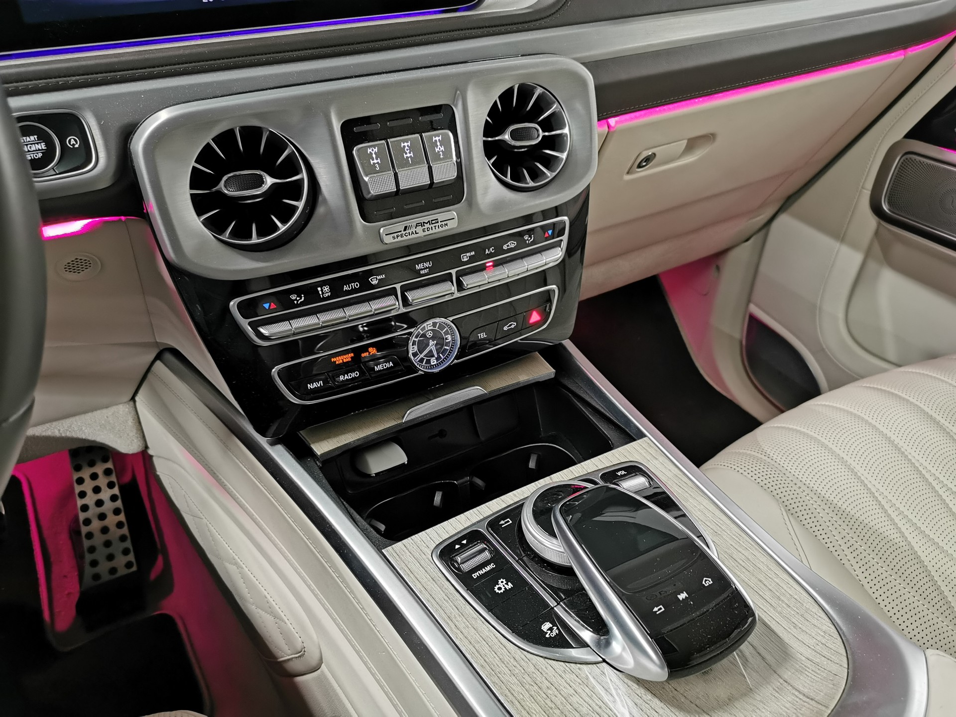 MERCEDES-BENZ G 500 V8 THE LAST G 63 AMG Line 9G-Tronic ALL WHITE SPECIAL BURMESTER LEDER MANUFAKTUR BEIGE/DUNKELBRAUN LED 360° 24" BRABUS-image-10