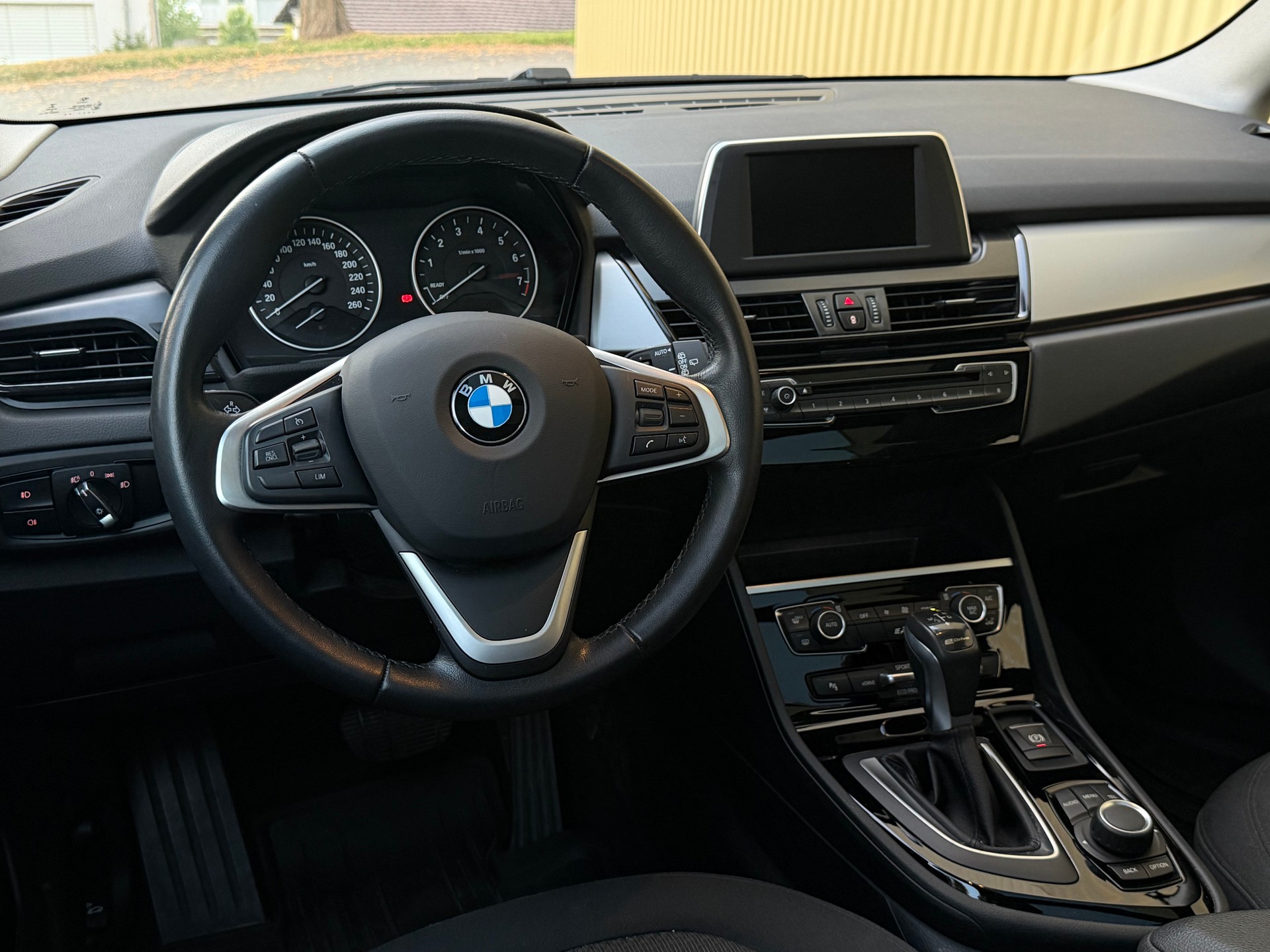 BMW 225xe iPerformance Active Tourer Steptronic-image-5