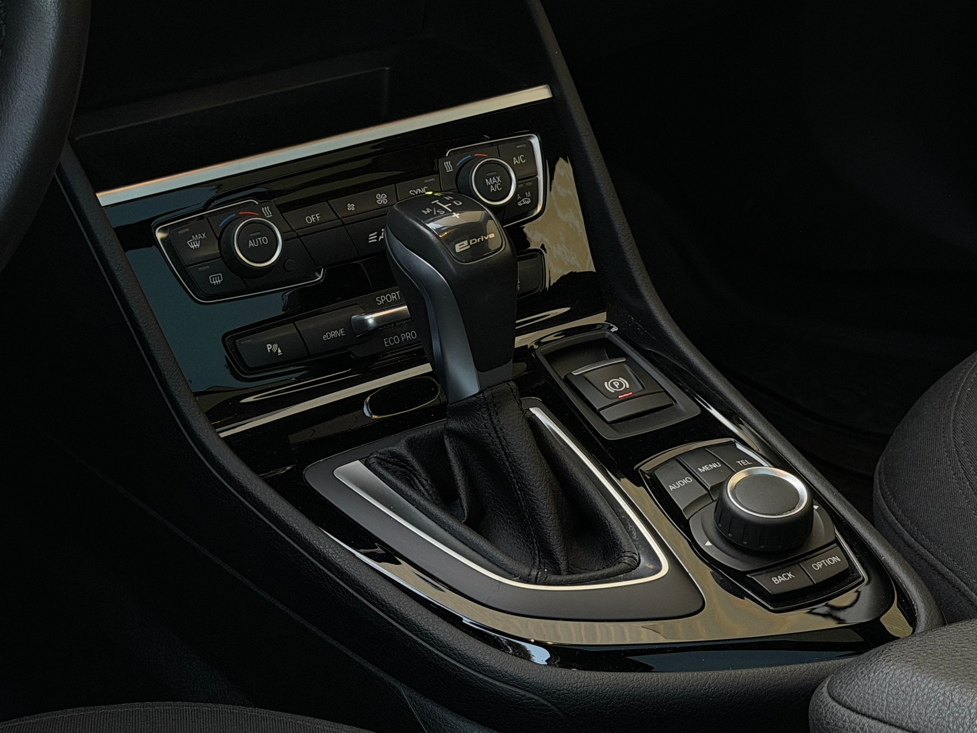 BMW 225xe iPerformance Active Tourer Steptronic-image-8