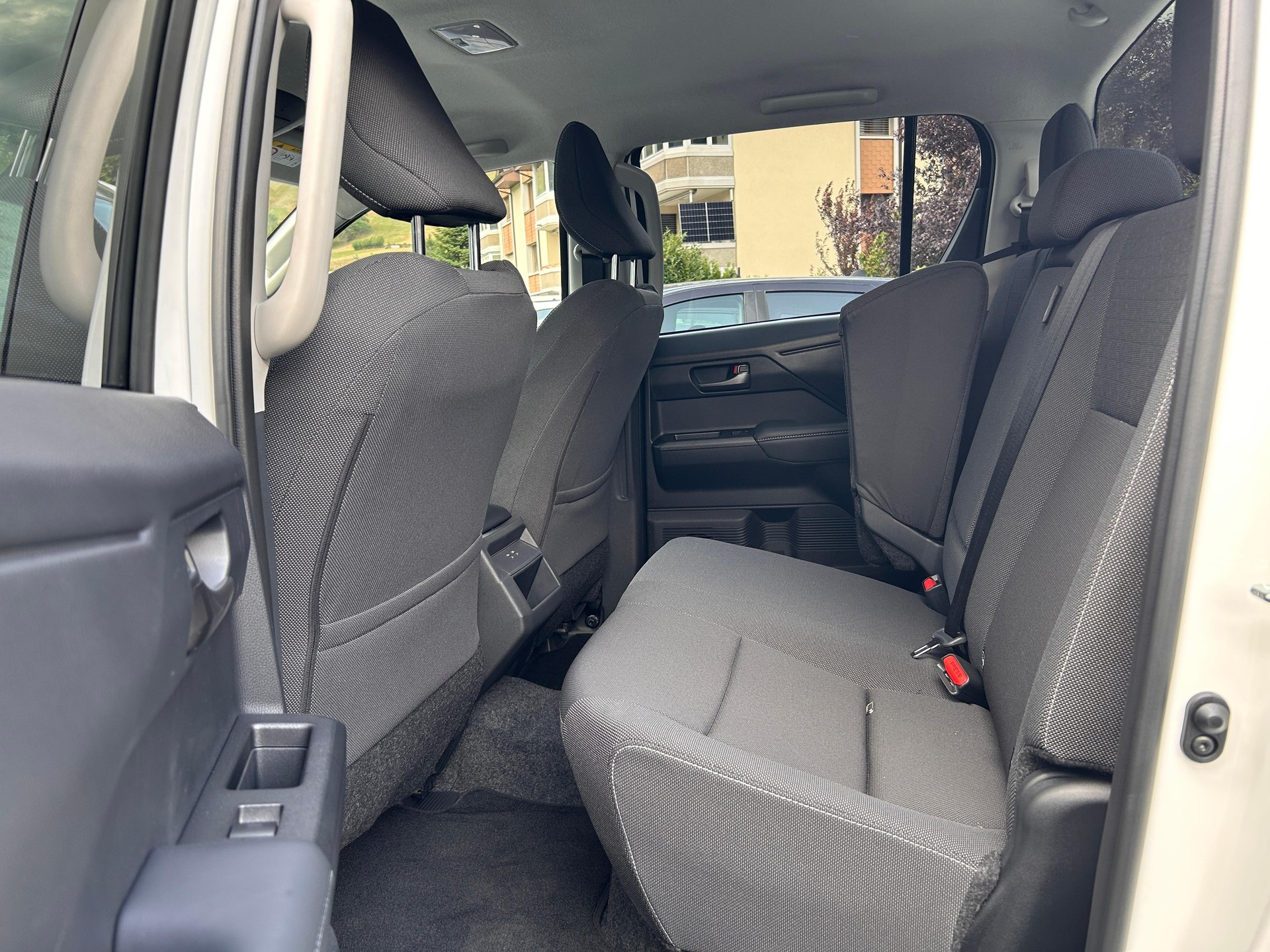 TOYOTA Hilux Double Cab.-Pick-up 2.8 D-4D MHEV 204 Advanced-image-15