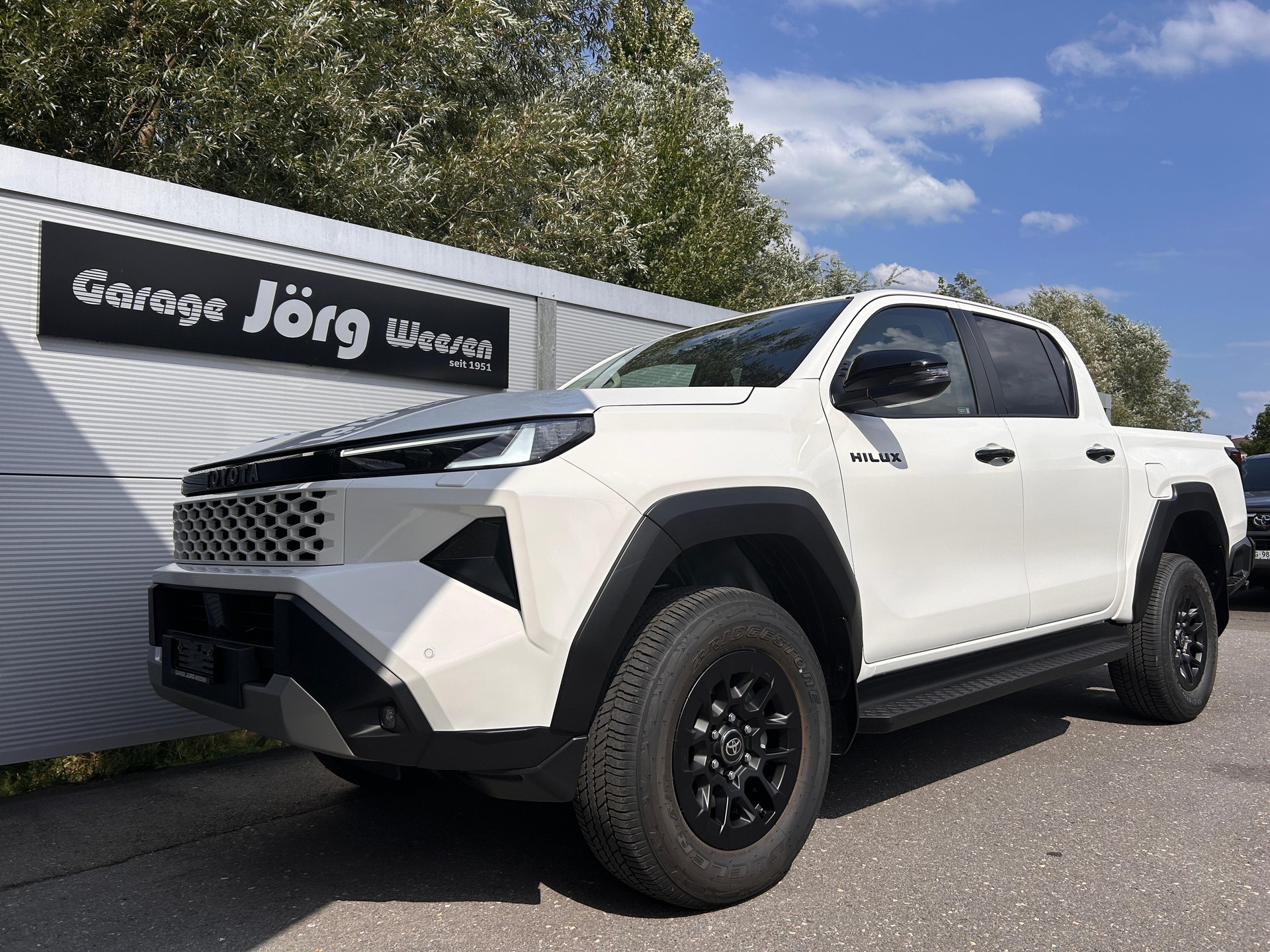 TOYOTA Hilux Double Cab.-Pick-up 2.8 D-4D MHEV 204 Advanced-image-0