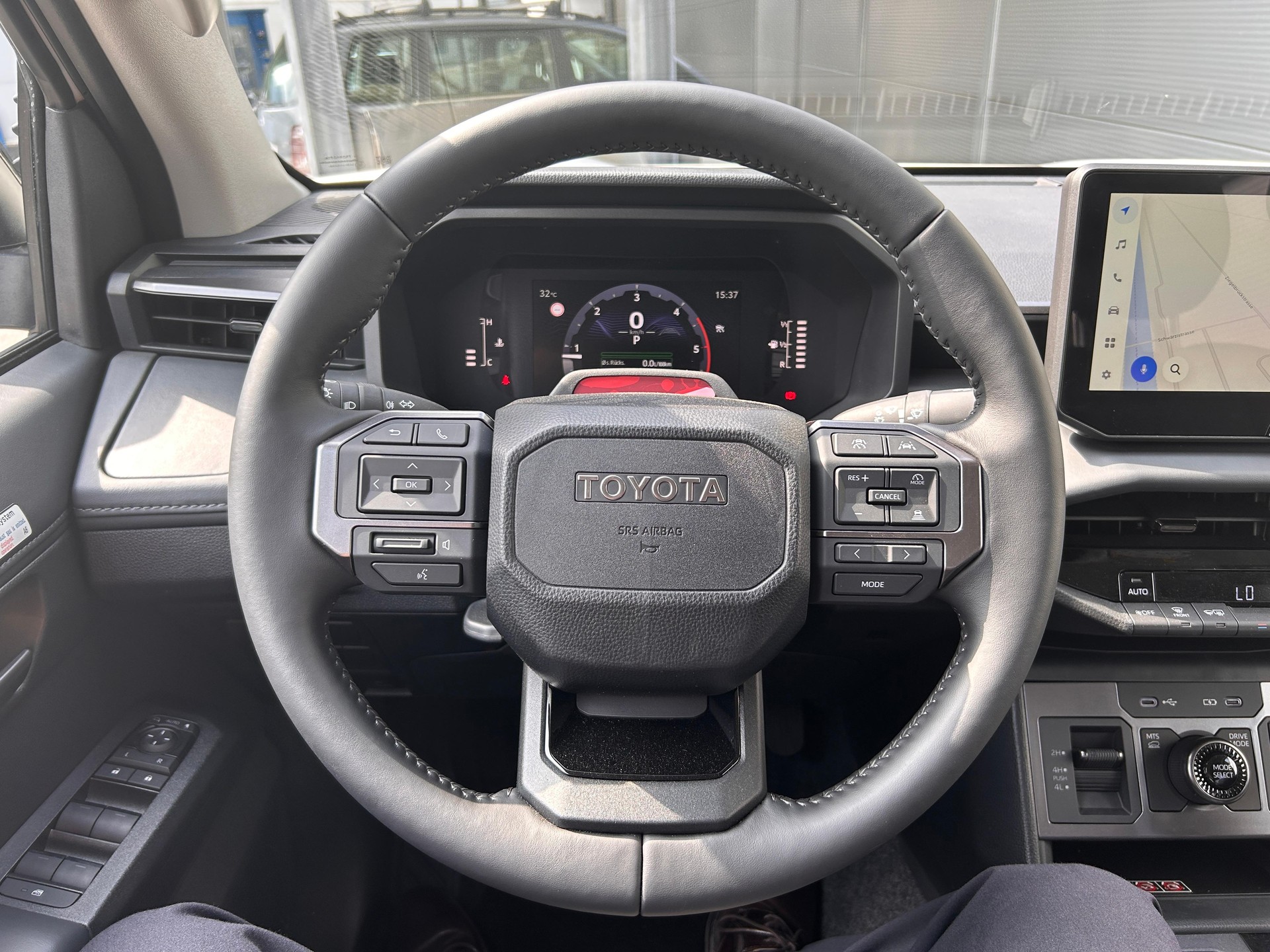 TOYOTA Hilux Double Cab.-Pick-up 2.8 D-4D MHEV 204 Advanced-image-7