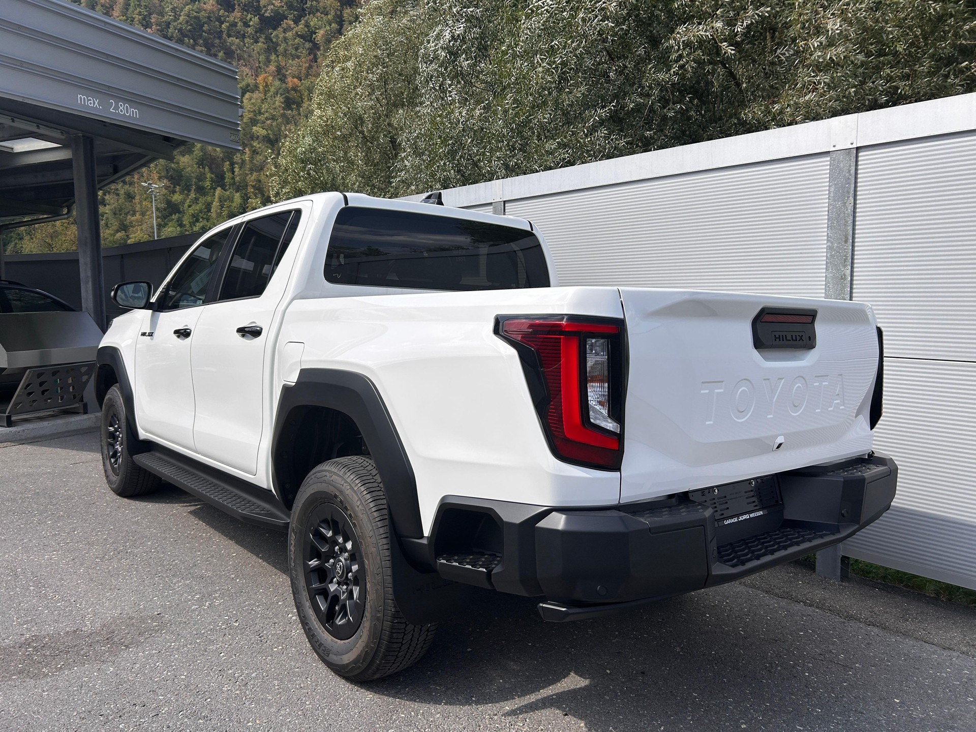TOYOTA Hilux Double Cab.-Pick-up 2.8 D-4D MHEV 204 Advanced-image-3