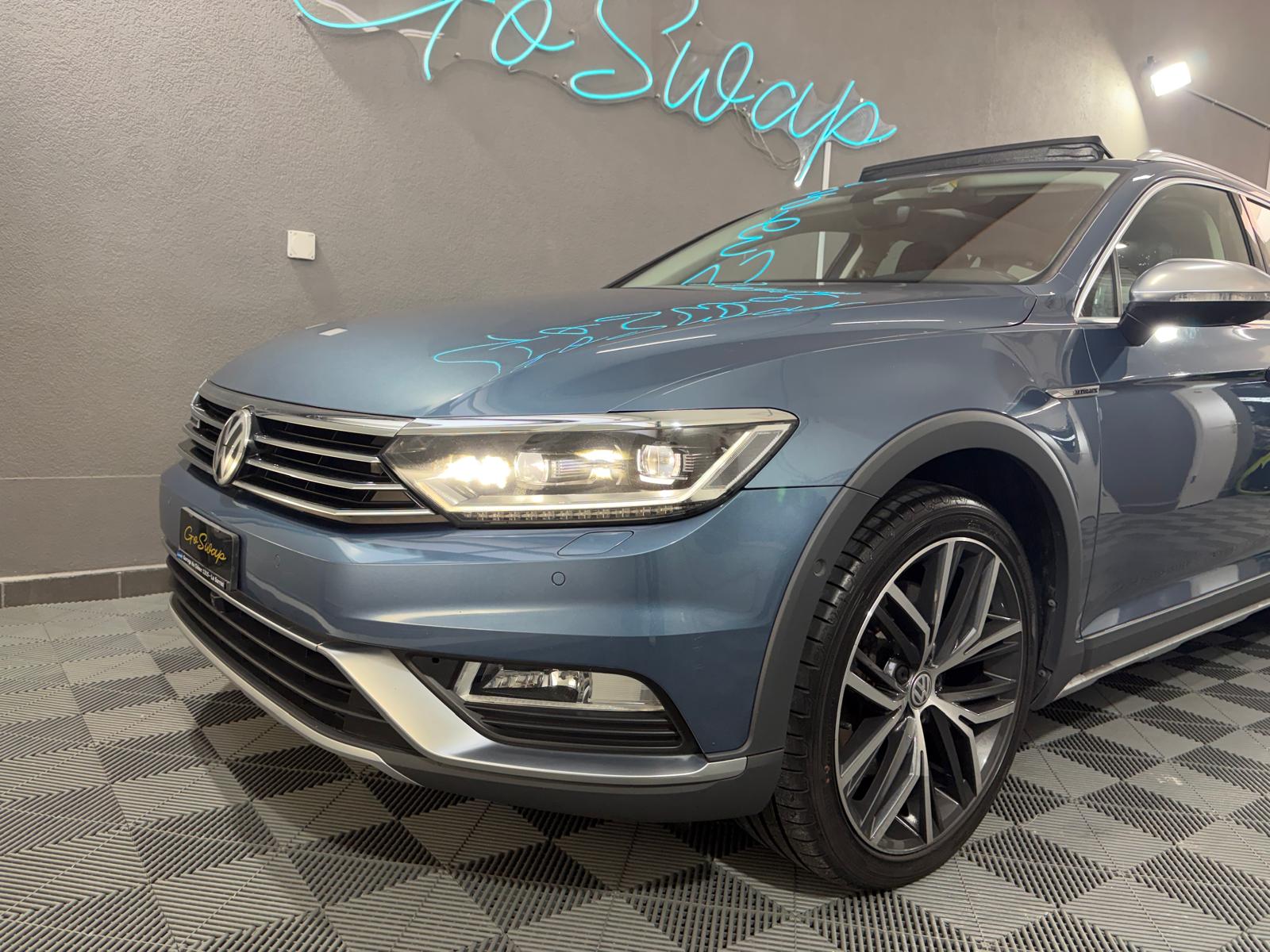 VW Passat Alltrack 2.0 TDI BMT 4Motion DSG - Attelage - Toit ouvrant-image-2