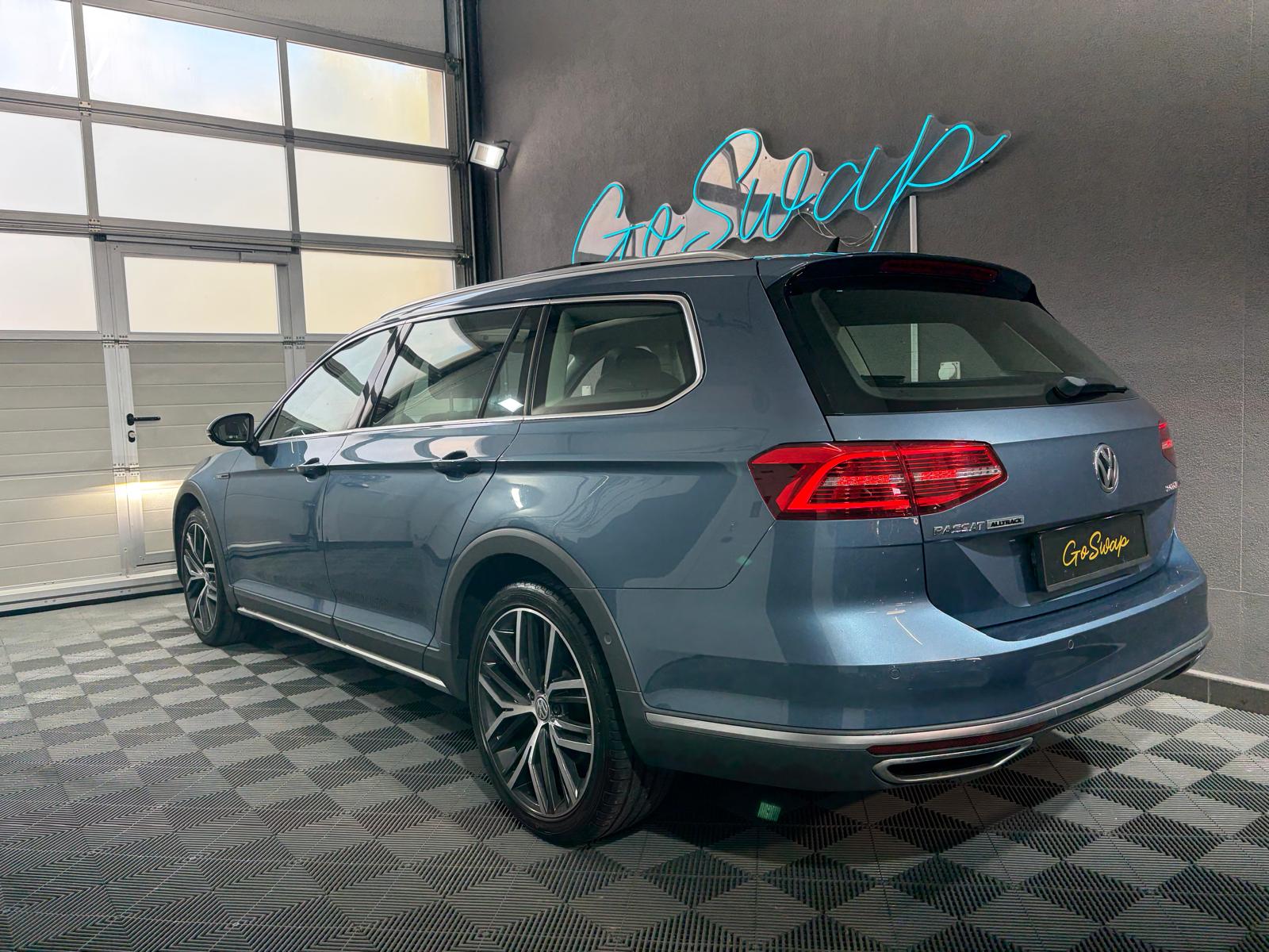 VW Passat Alltrack 2.0 TDI BMT 4Motion DSG - Attelage - Toit ouvrant-image-7