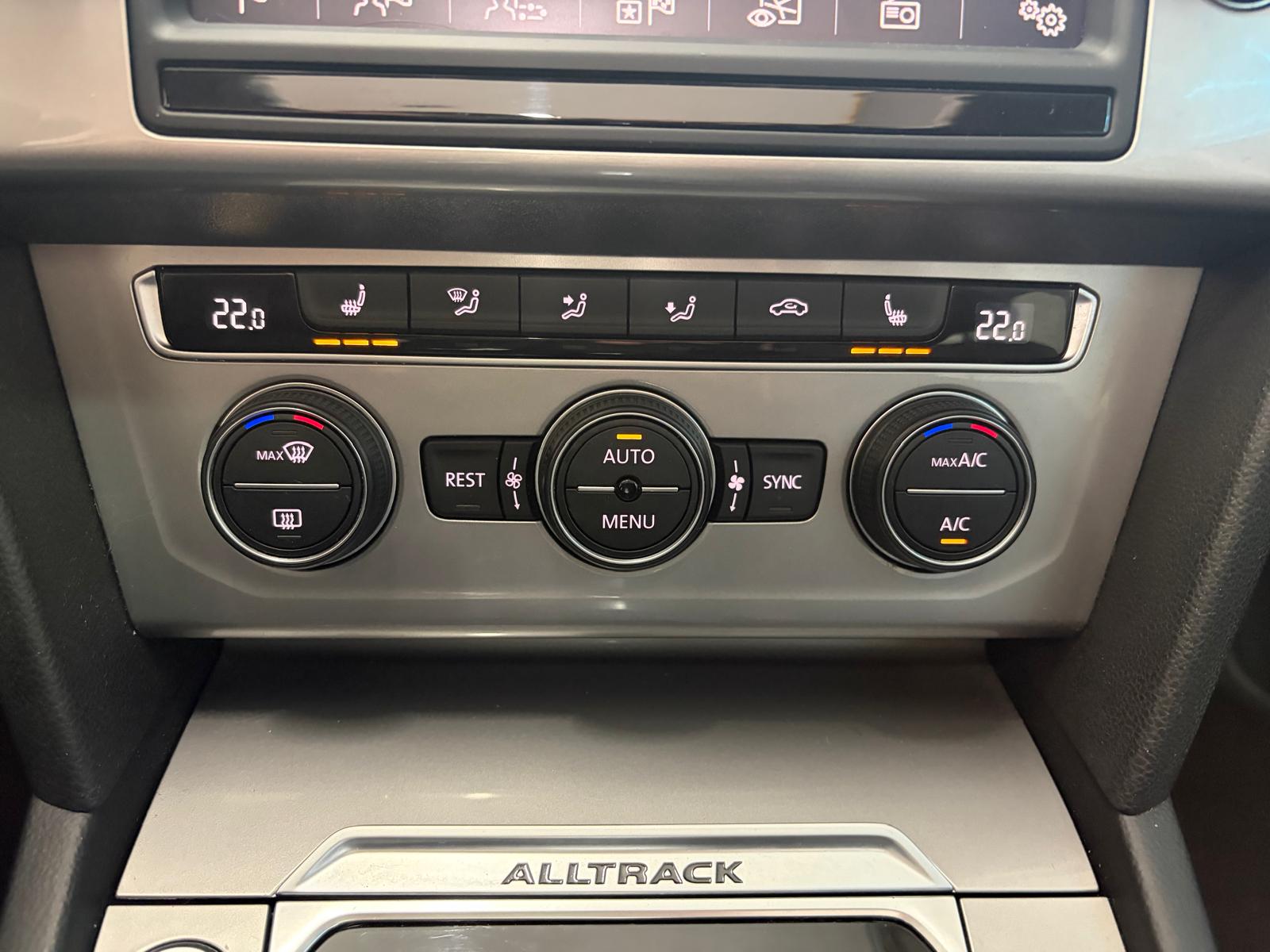 VW Passat Alltrack 2.0 TDI BMT 4Motion DSG - Attelage - Toit ouvrant-image-23