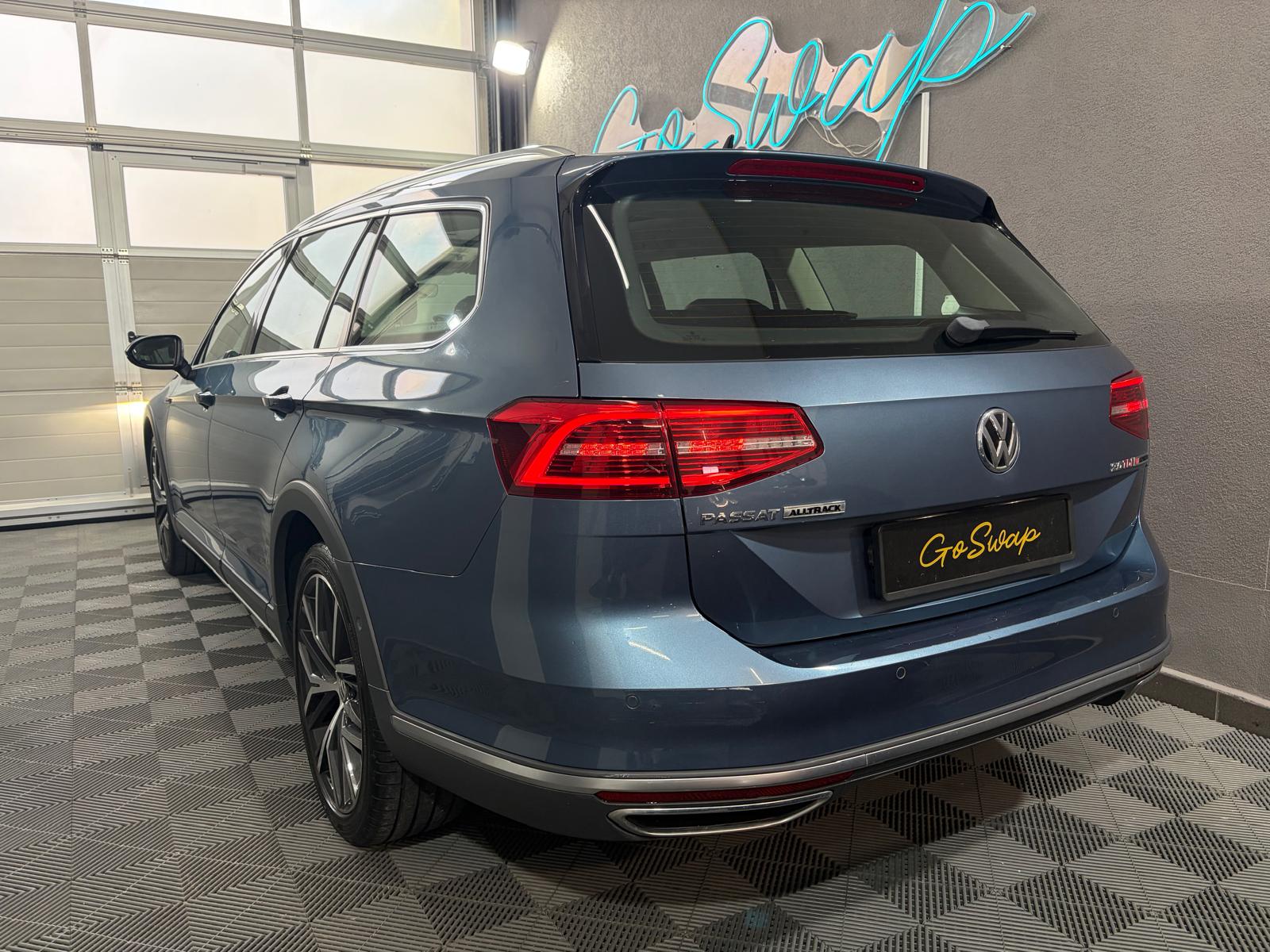 VW Passat Alltrack 2.0 TDI BMT 4Motion DSG - Attelage - Toit ouvrant-image-8