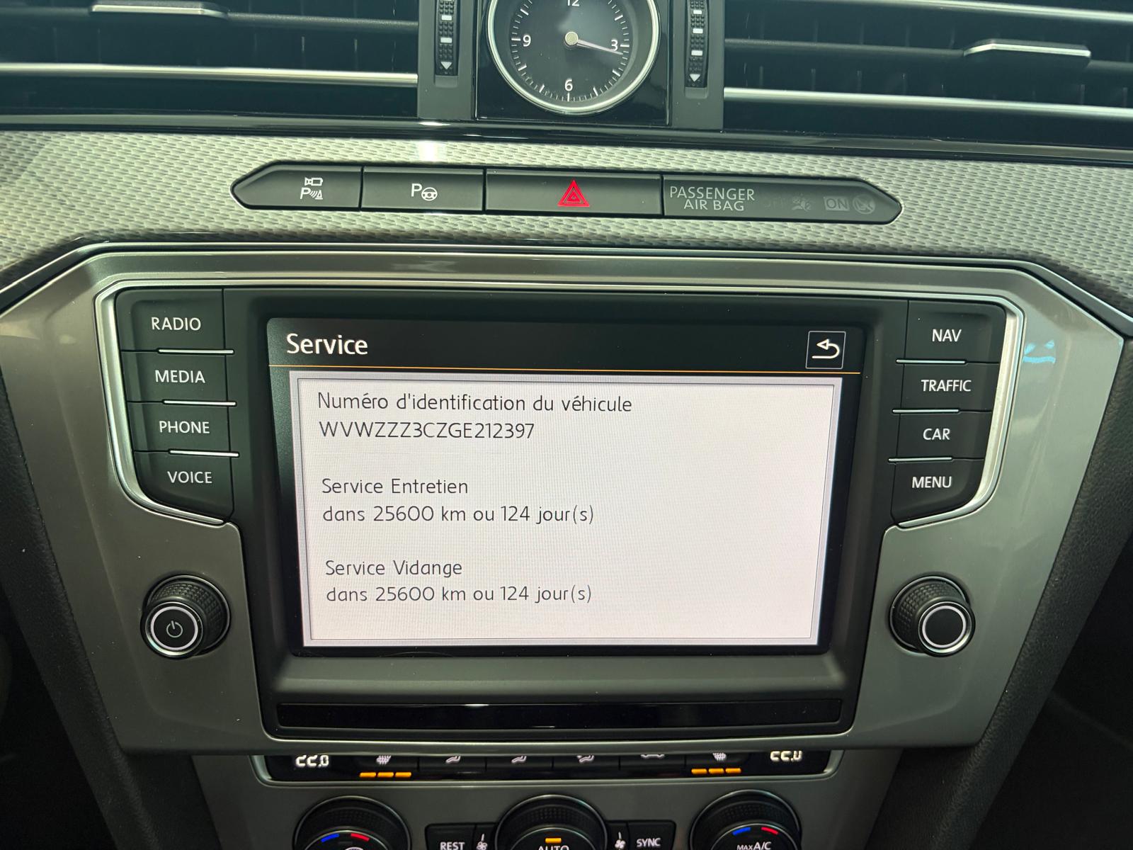 VW Passat Alltrack 2.0 TDI BMT 4Motion DSG - Attelage - Toit ouvrant-image-22