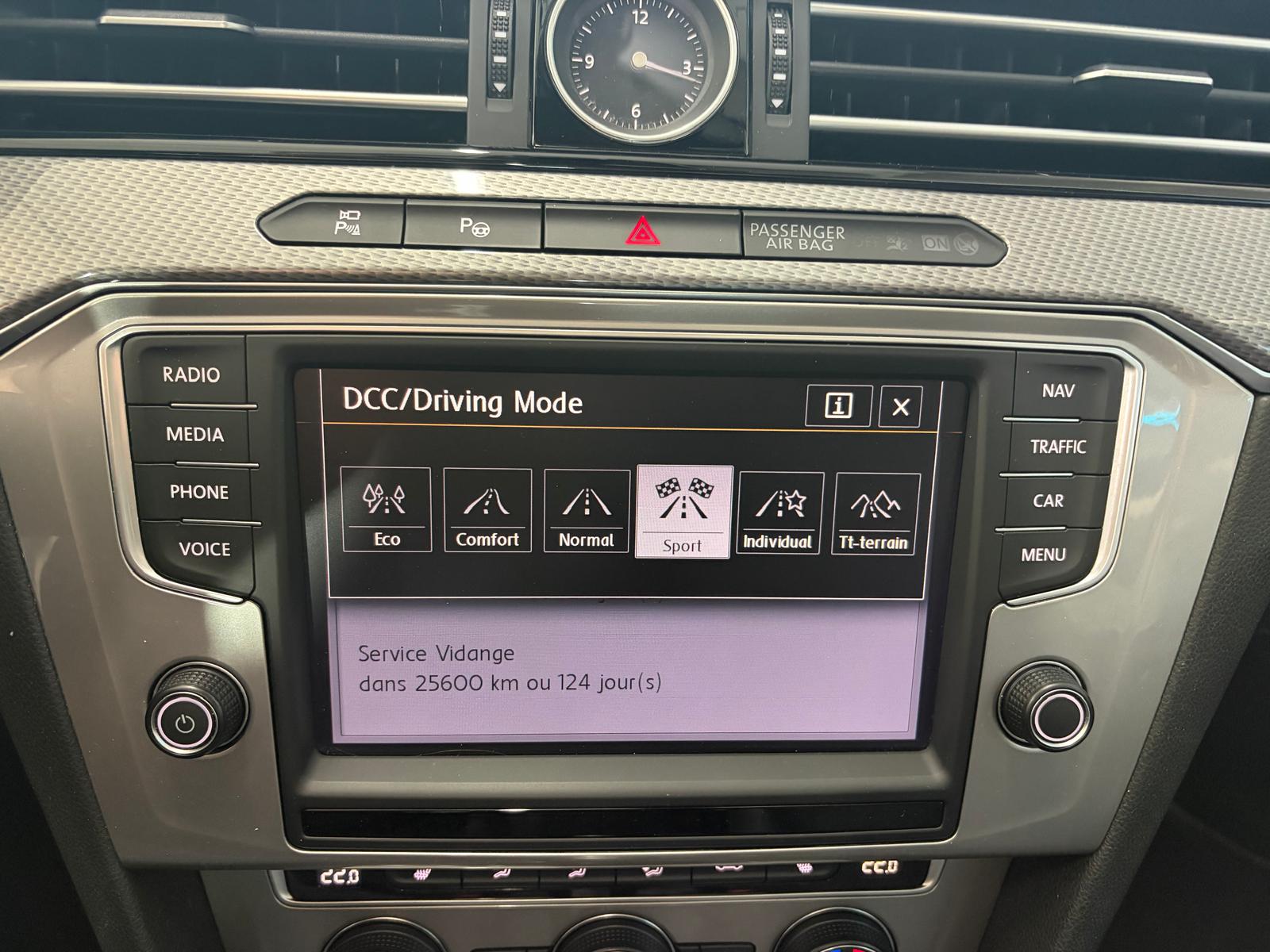 VW Passat Alltrack 2.0 TDI BMT 4Motion DSG - Attelage - Toit ouvrant-image-20