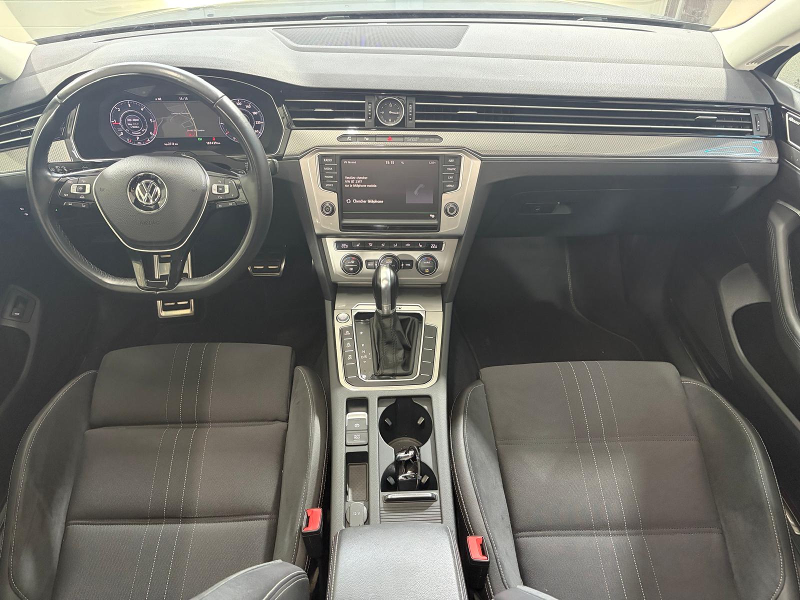VW Passat Alltrack 2.0 TDI BMT 4Motion DSG - Attelage - Toit ouvrant-image-14