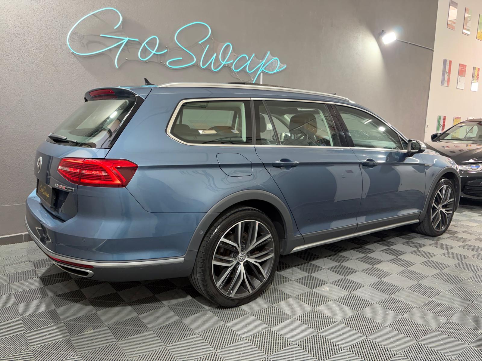 VW Passat Alltrack 2.0 TDI BMT 4Motion DSG - Attelage - Toit ouvrant-image-3