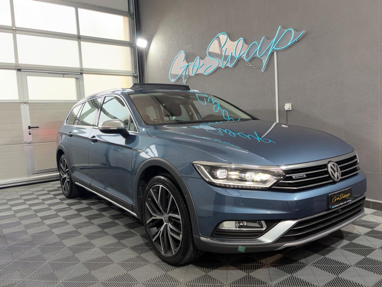 VW Passat Alltrack 2.0 TDI BMT 4Motion DSG - Attelage - Toit ouvrant-image-6