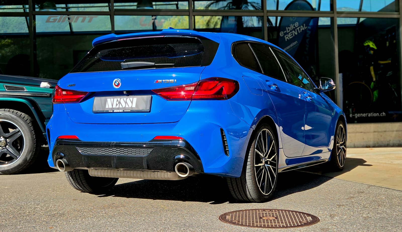 BMW M135i xDrive Steptronic-image-5