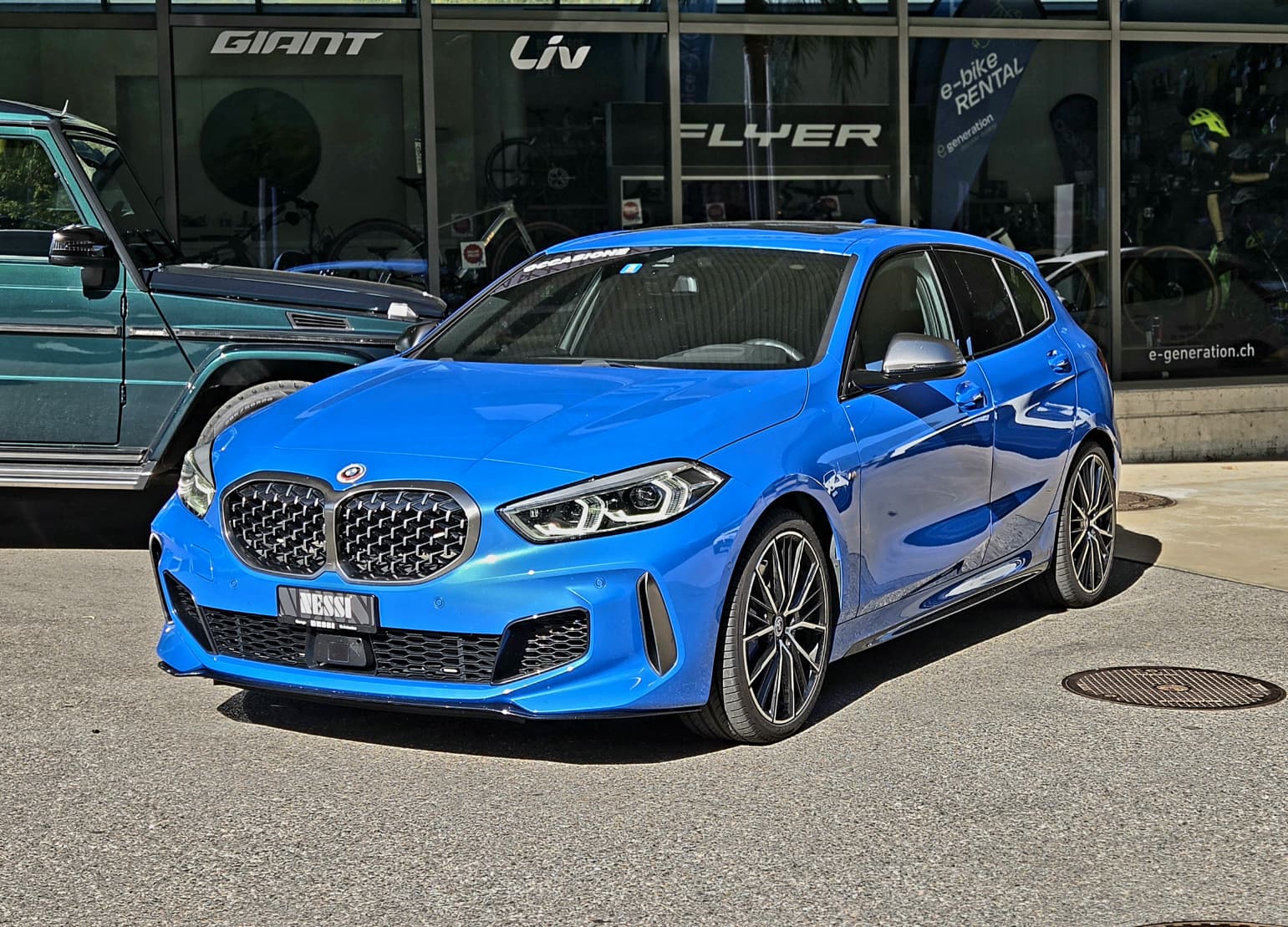 BMW M135i xDrive Steptronic-image-1