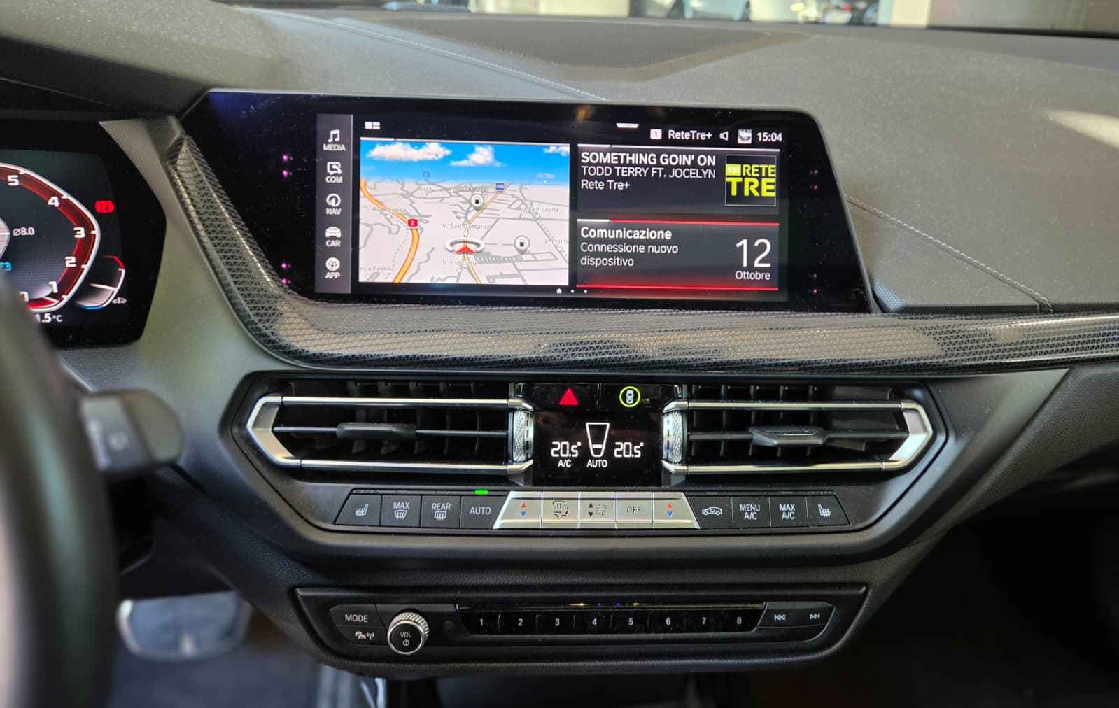 BMW M135i xDrive Steptronic-image-10