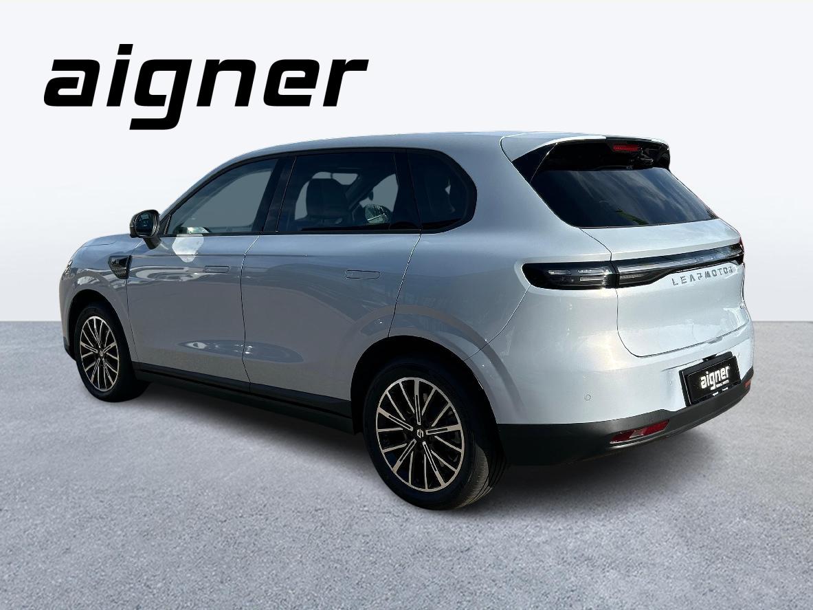 LEAPMOTOR B10 EV-showroom-element-2