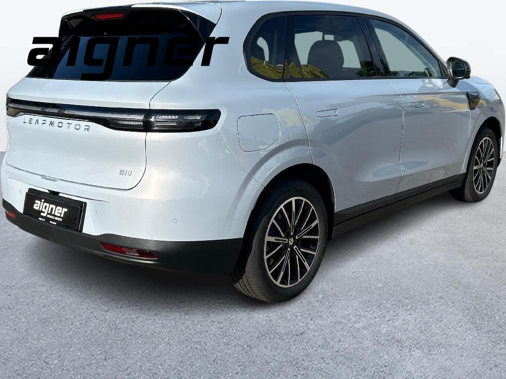 LEAPMOTOR B10 EV-image-4