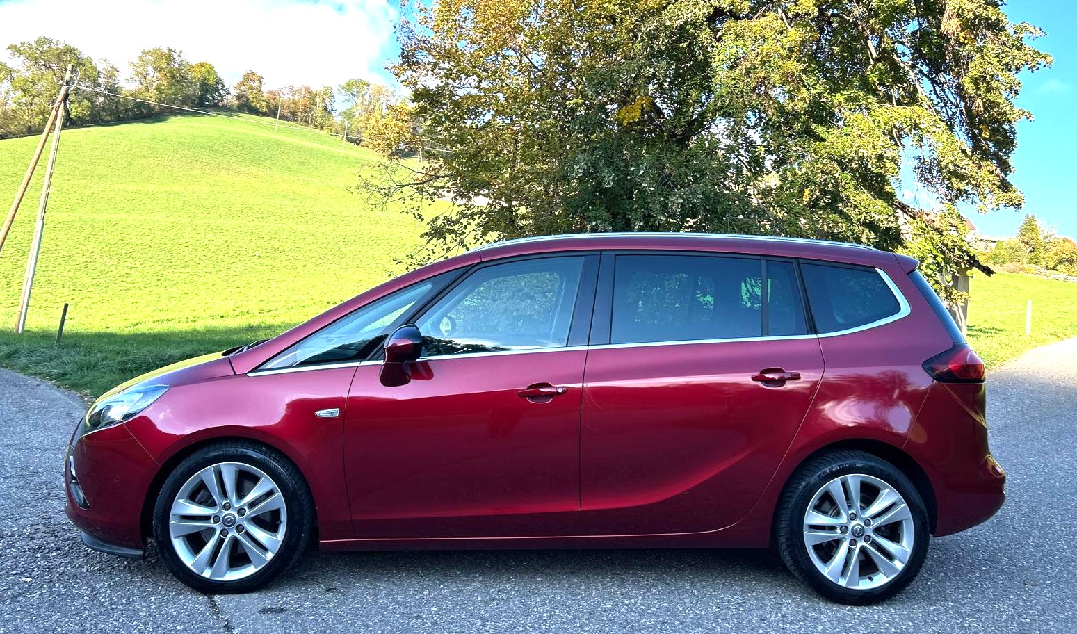OPEL Zafira Tourer 1.6i 16V Turbo Active Ed. Aut.-image-1