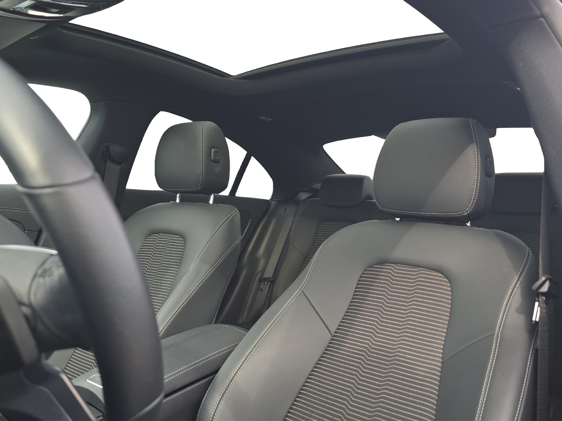 MERCEDES-BENZ CLA 250 4Matic Progressive 7G-DCT-image-7