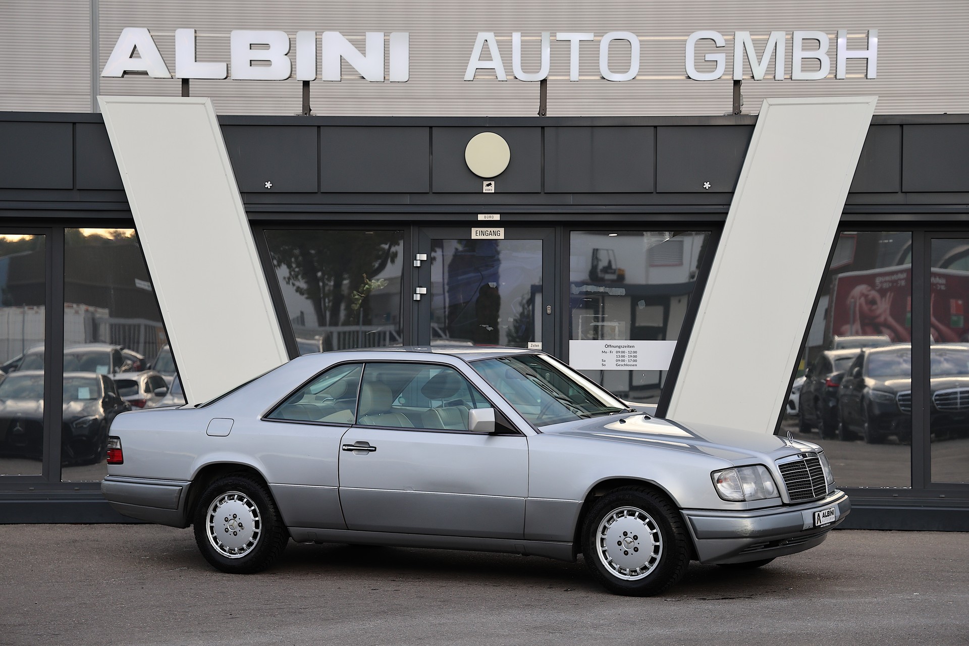 MERCEDES-BENZ E 320 Coupé *Frisch ab VETERANPRÜFUNG*-image-1