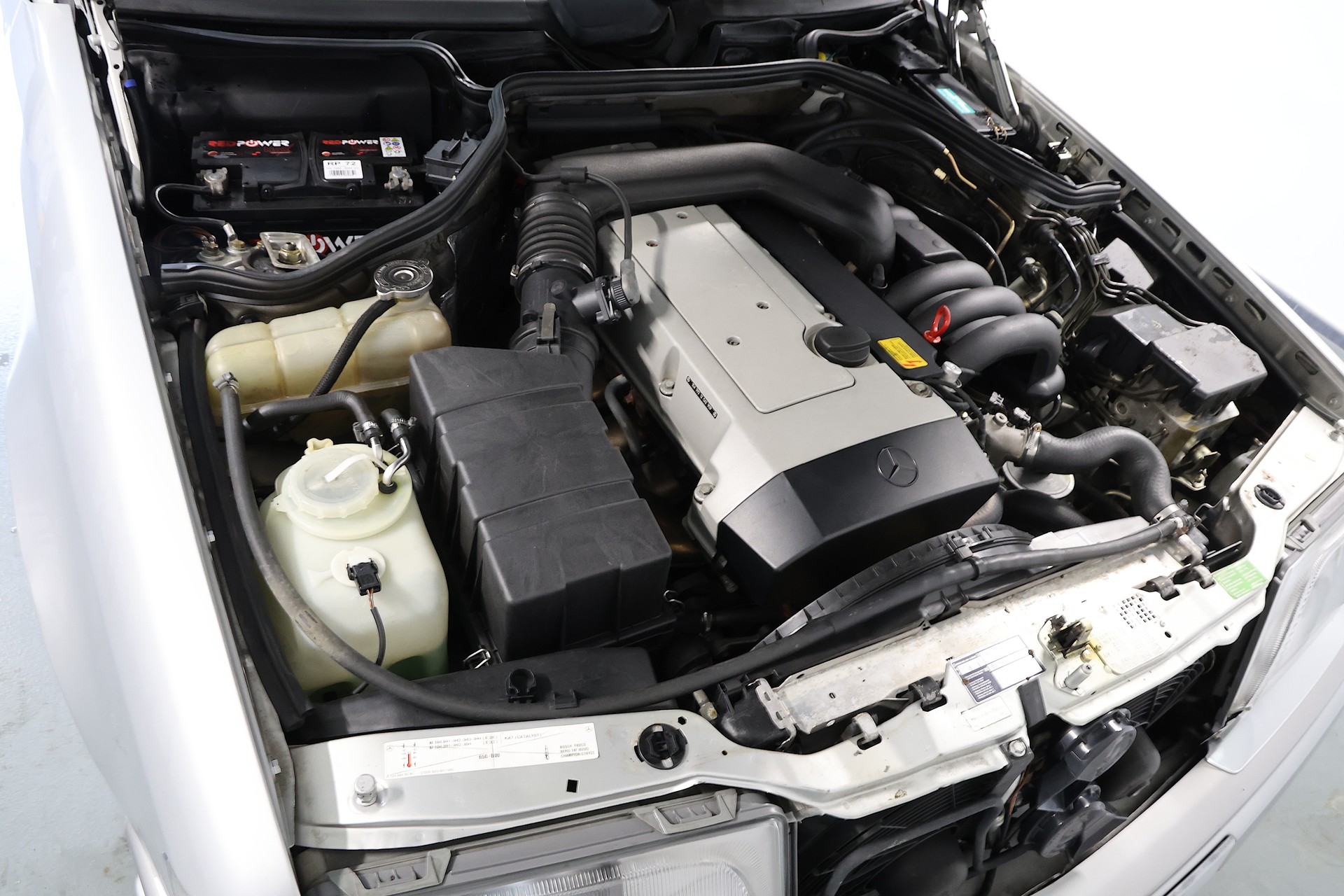 MERCEDES-BENZ E 320 Coupé *Frisch ab VETERANPRÜFUNG*-image-15