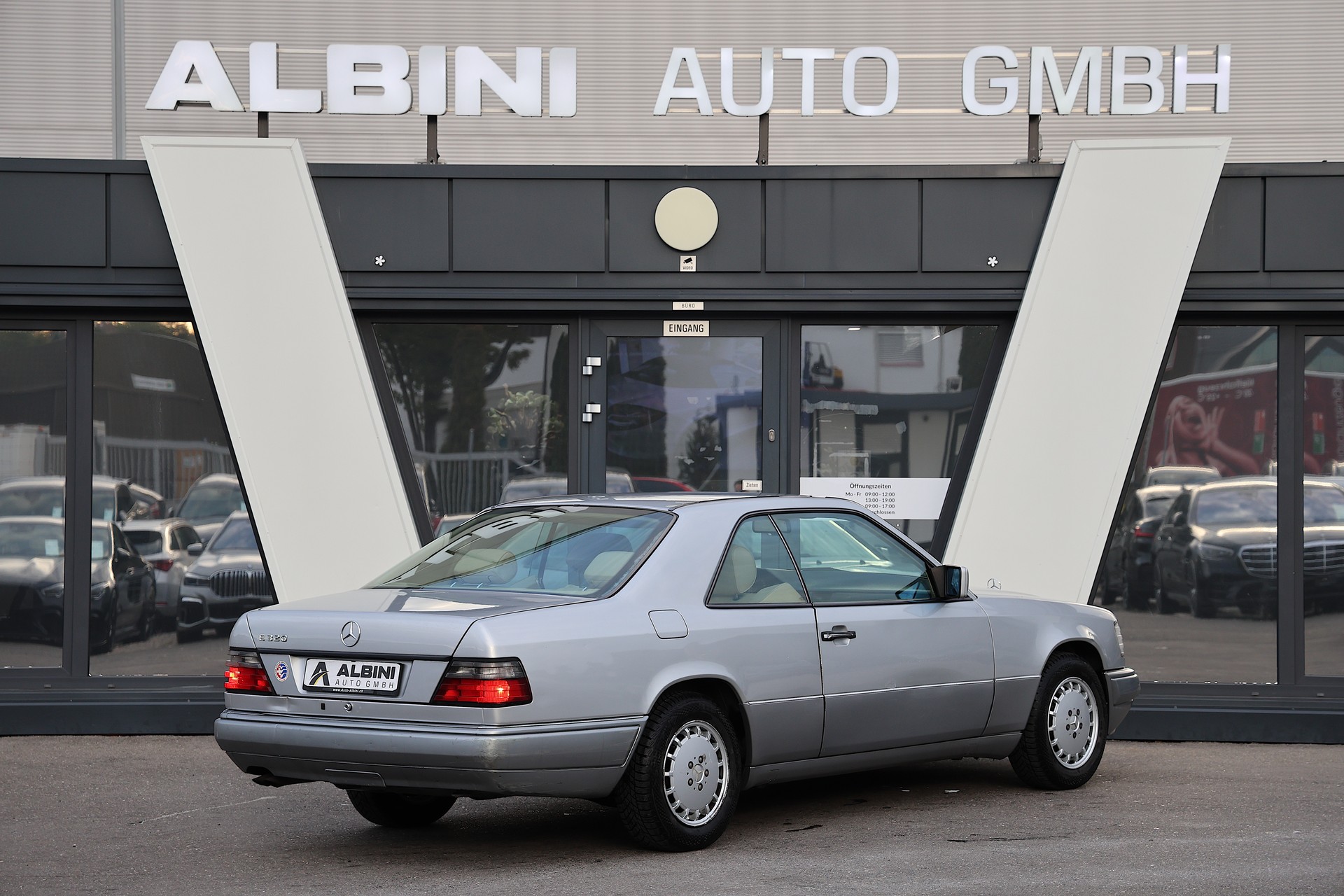 MERCEDES-BENZ E 320 Coupé *Frisch ab VETERANPRÜFUNG*-image-3