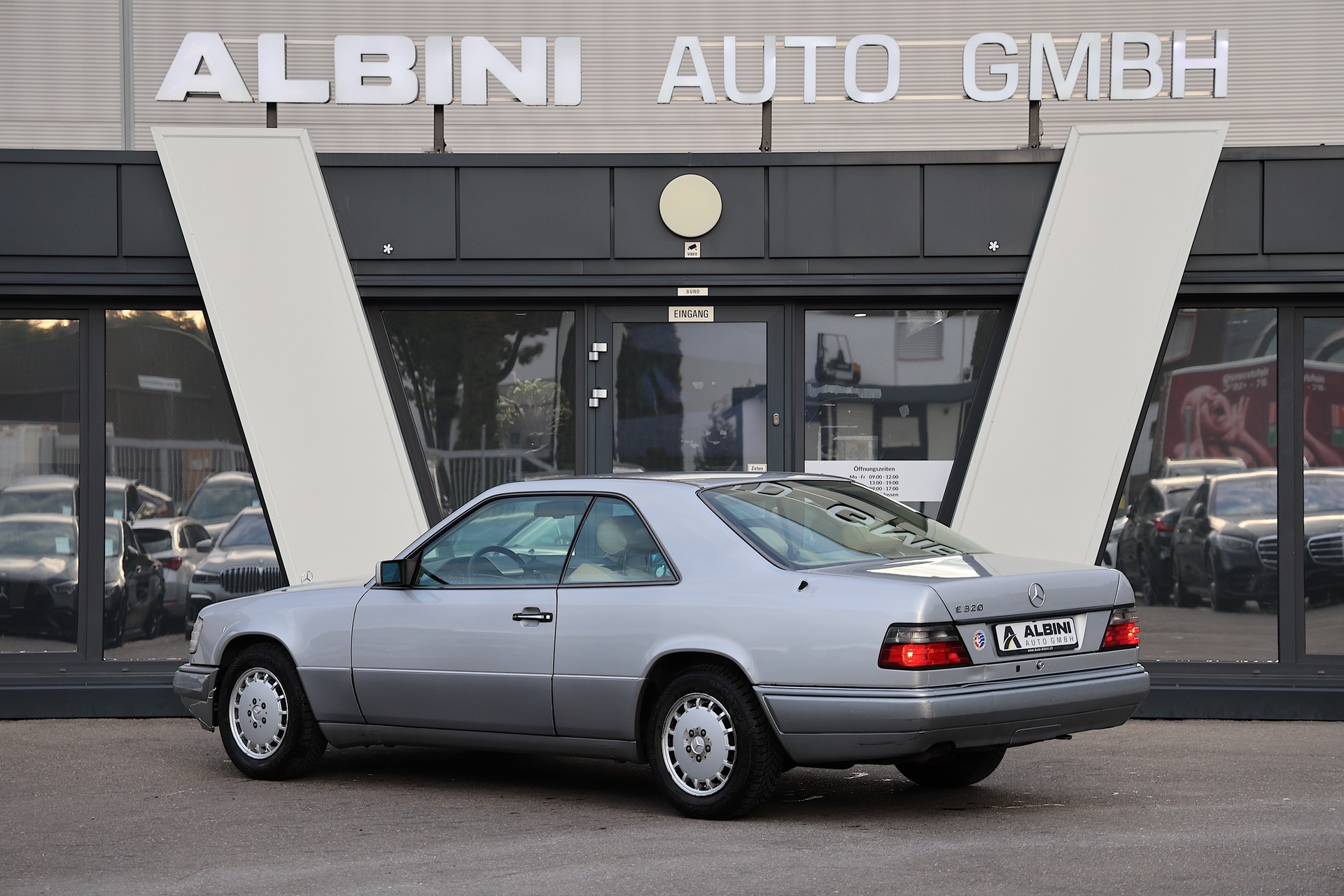 MERCEDES-BENZ E 320 Coupé *Frisch ab VETERANPRÜFUNG*-image-2