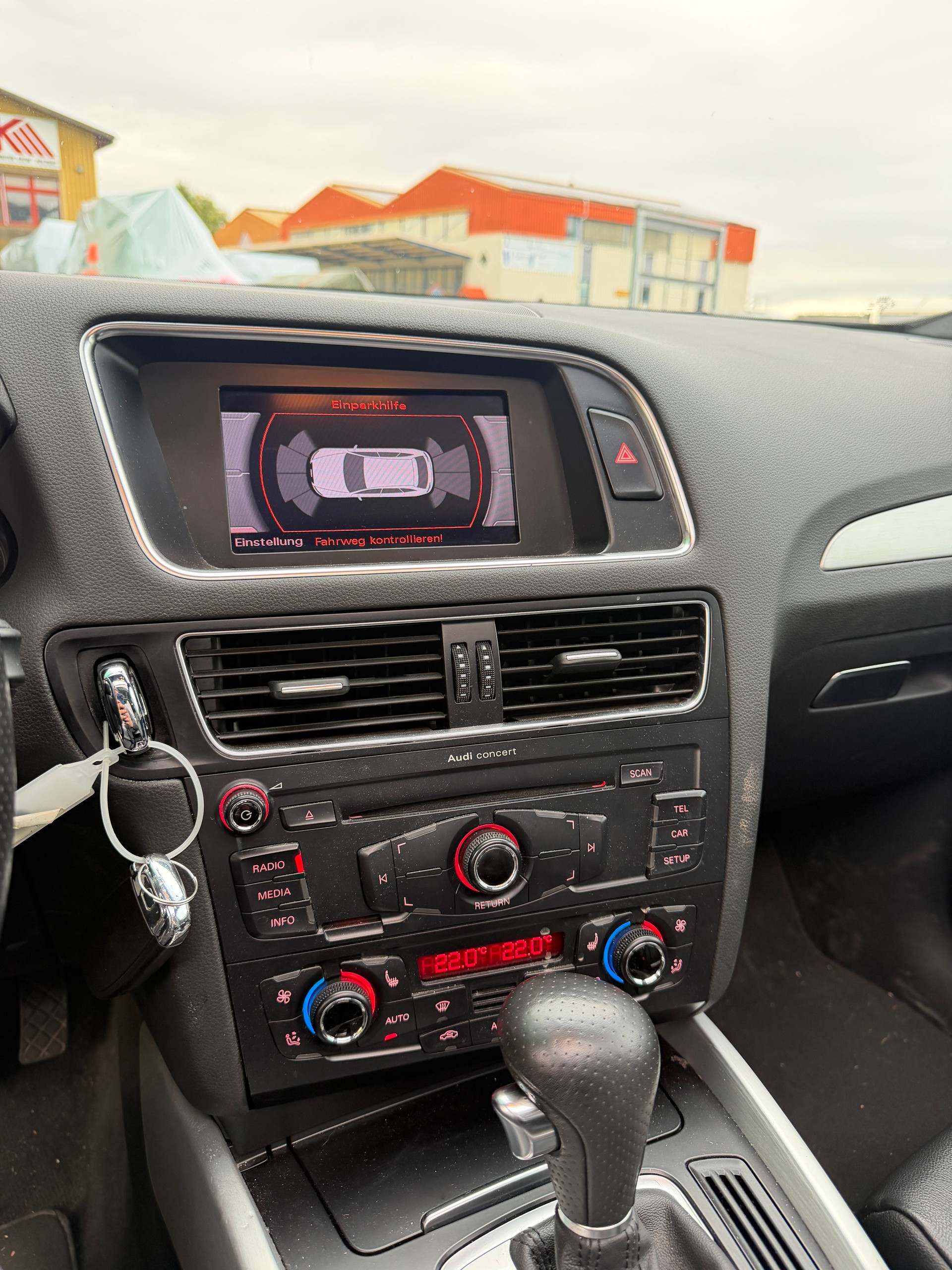 AUDI Q5 2.0 TFSI quattro S-tronic-image-10