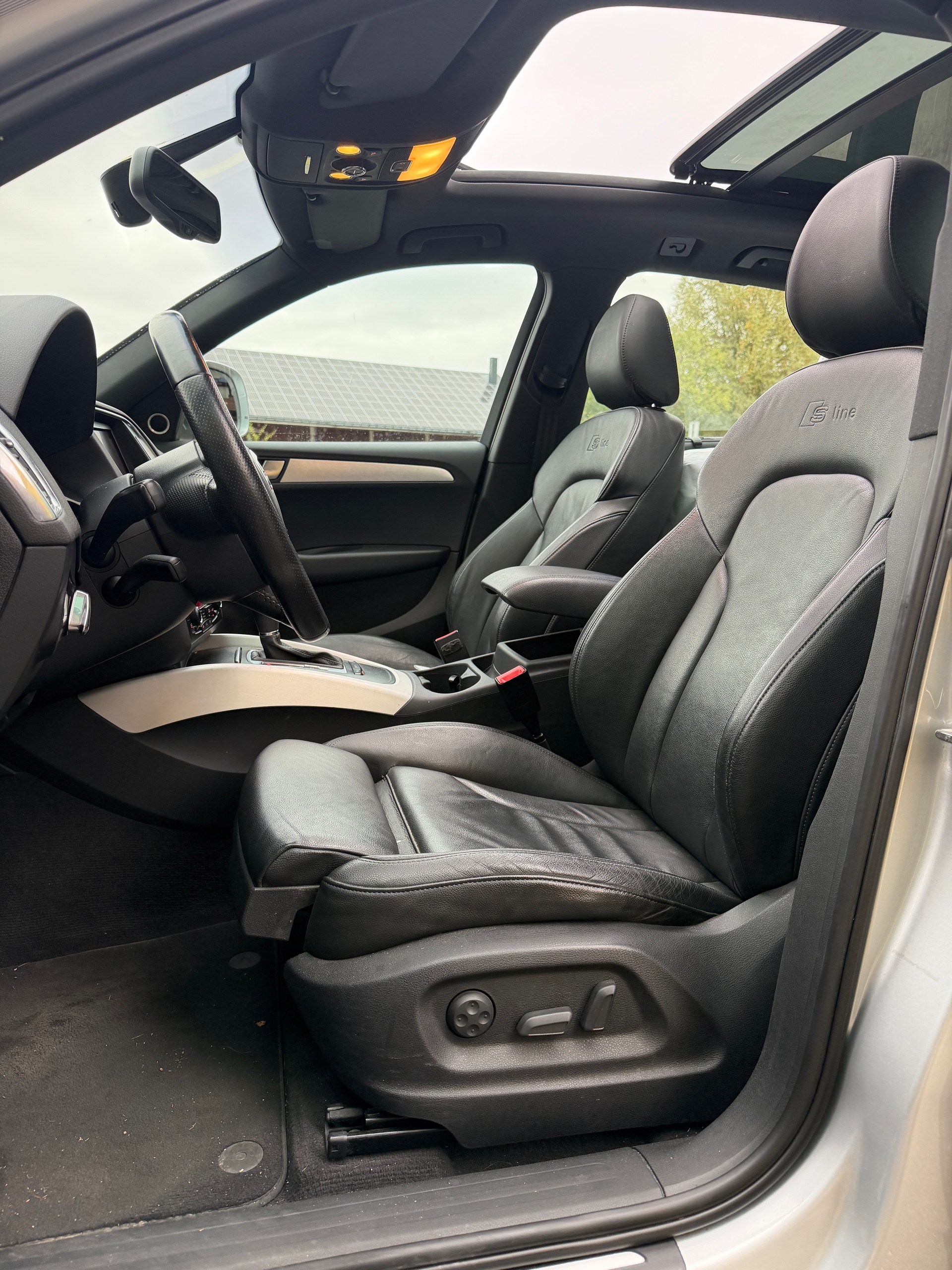 AUDI Q5 2.0 TFSI quattro S-tronic-image-8