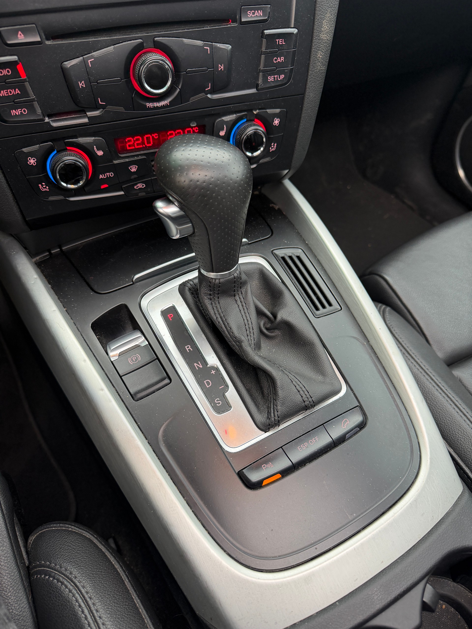 AUDI Q5 2.0 TFSI quattro S-tronic-image-11
