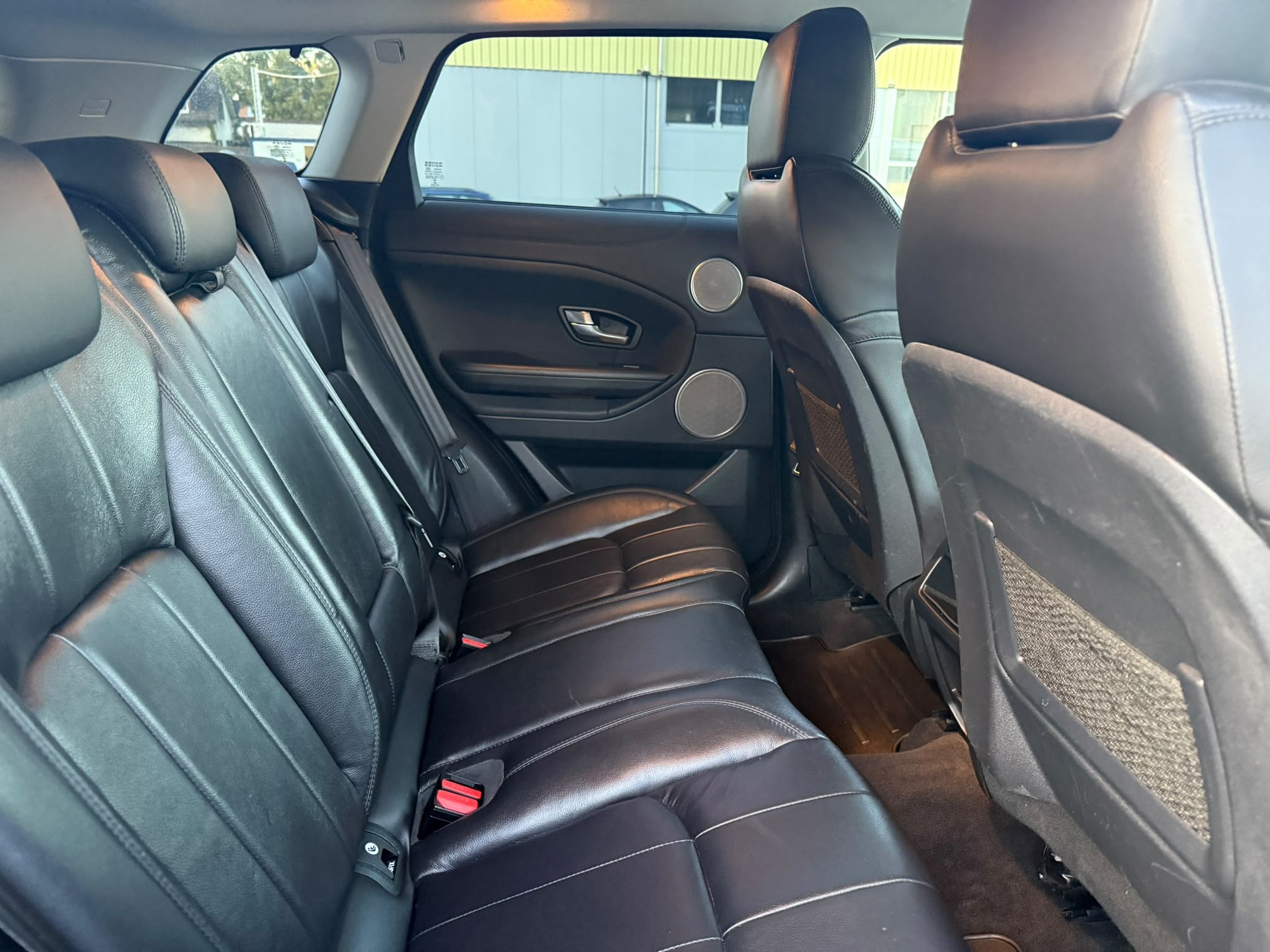 LAND ROVER Range Rover Evoque 2.0 TD4 SE Advantage AT9-image-13