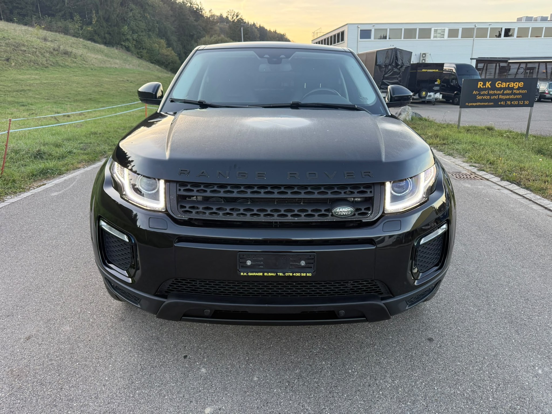 LAND ROVER Range Rover Evoque 2.0 TD4 SE Advantage AT9-image-2
