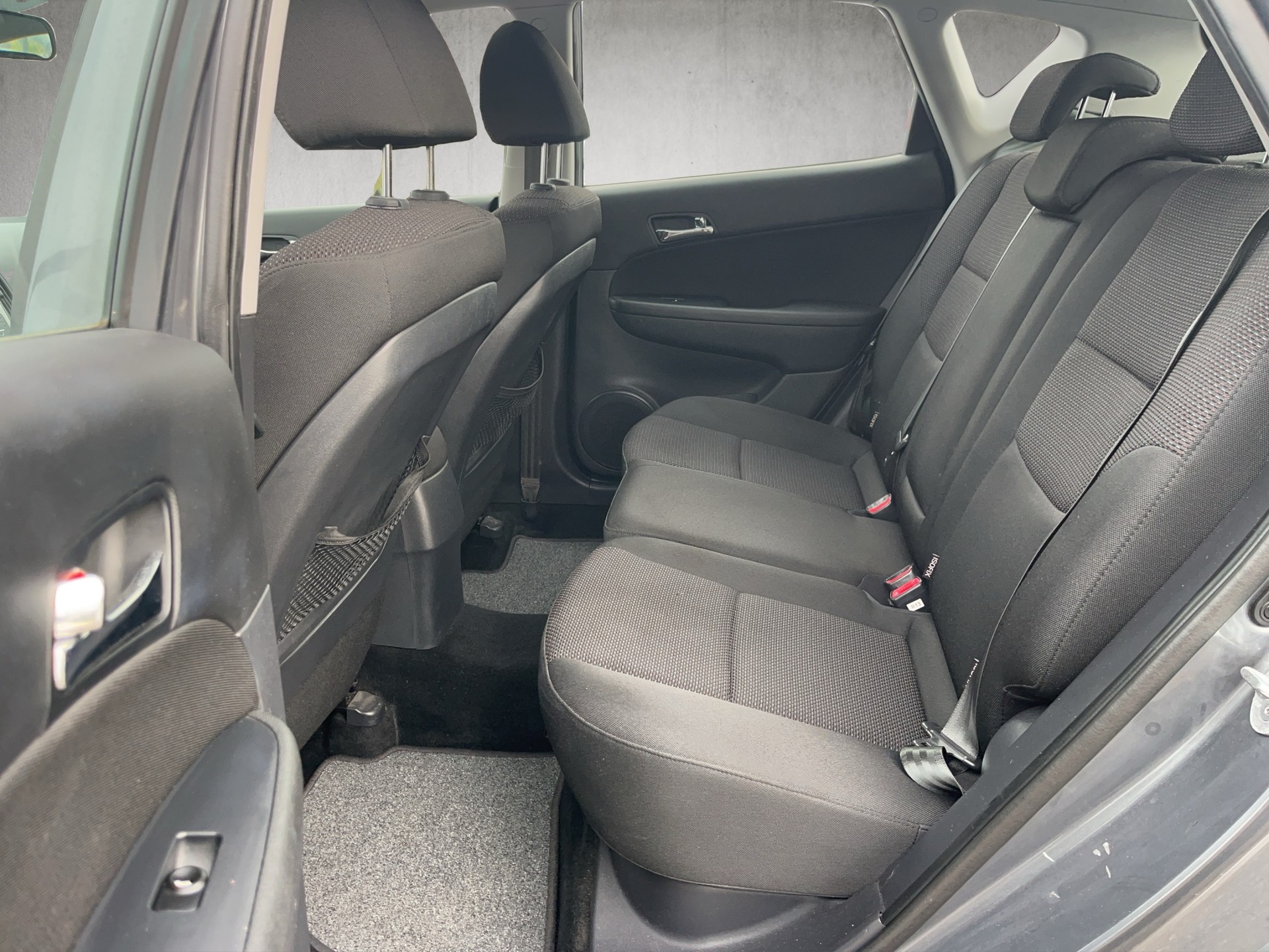 HYUNDAI i30 1.6 Swiss Plus Edition Automatic-image-12