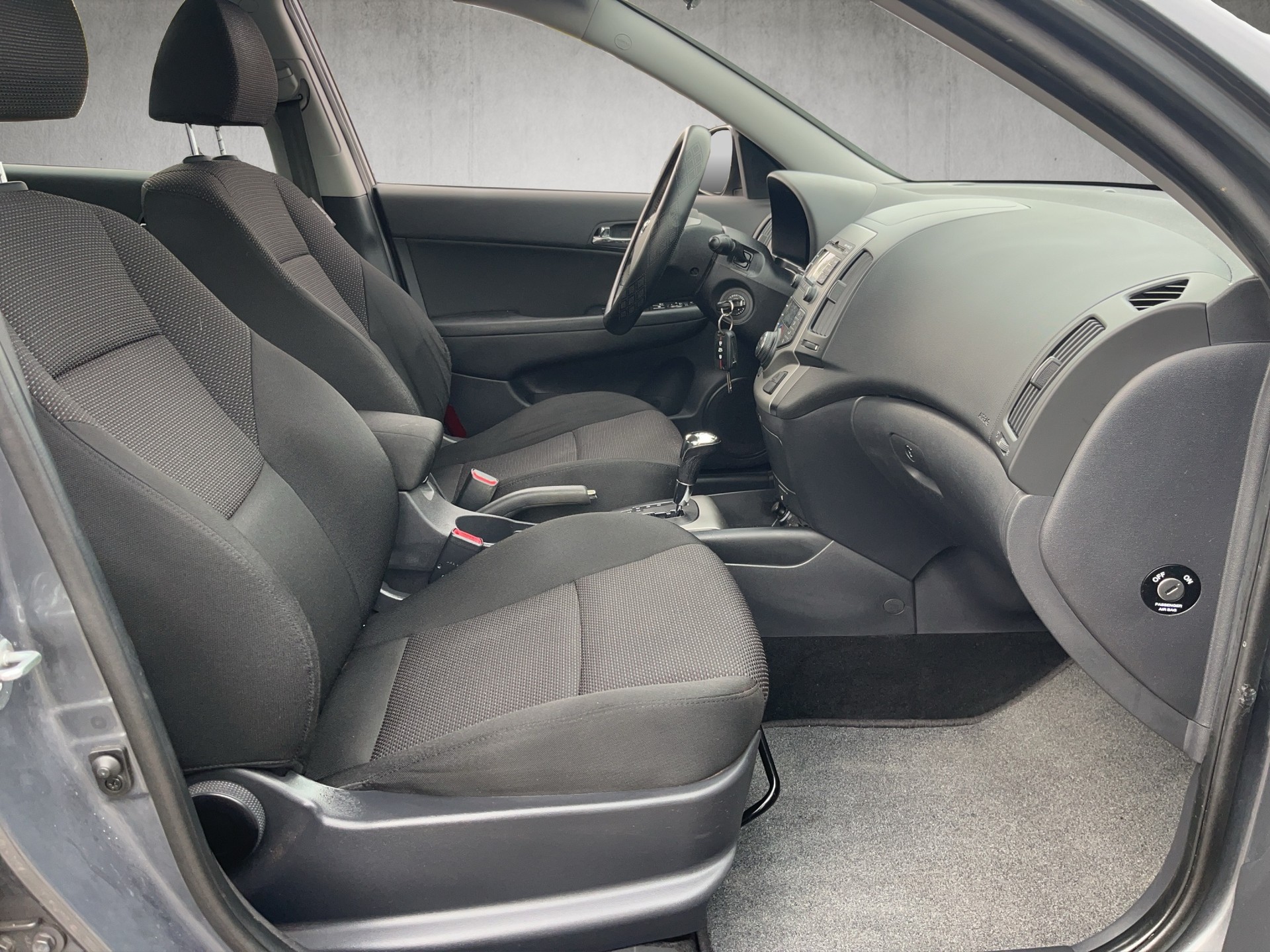 HYUNDAI i30 1.6 Swiss Plus Edition Automatic-image-10