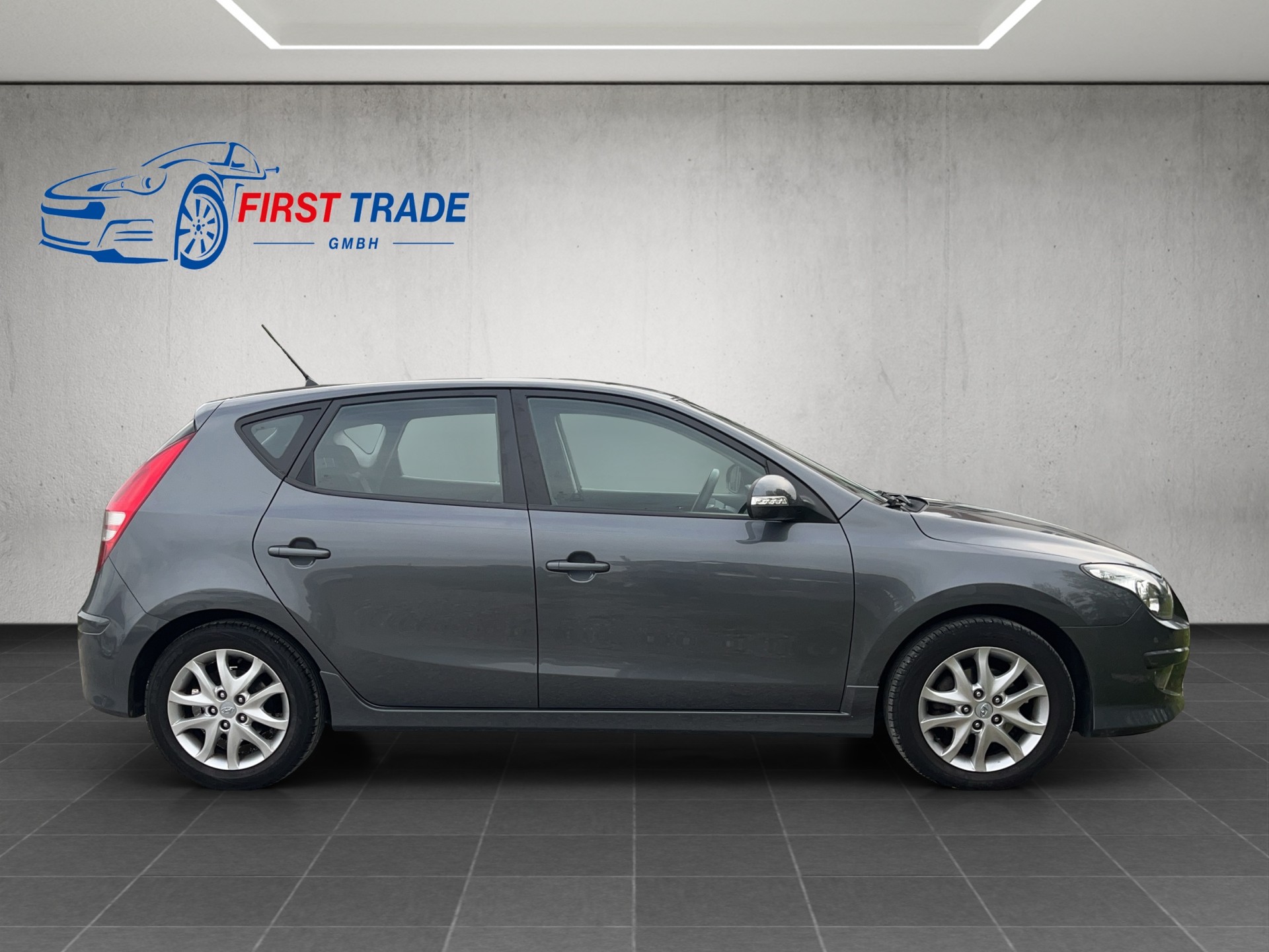 HYUNDAI i30 1.6 Swiss Plus Edition Automatic-image-3