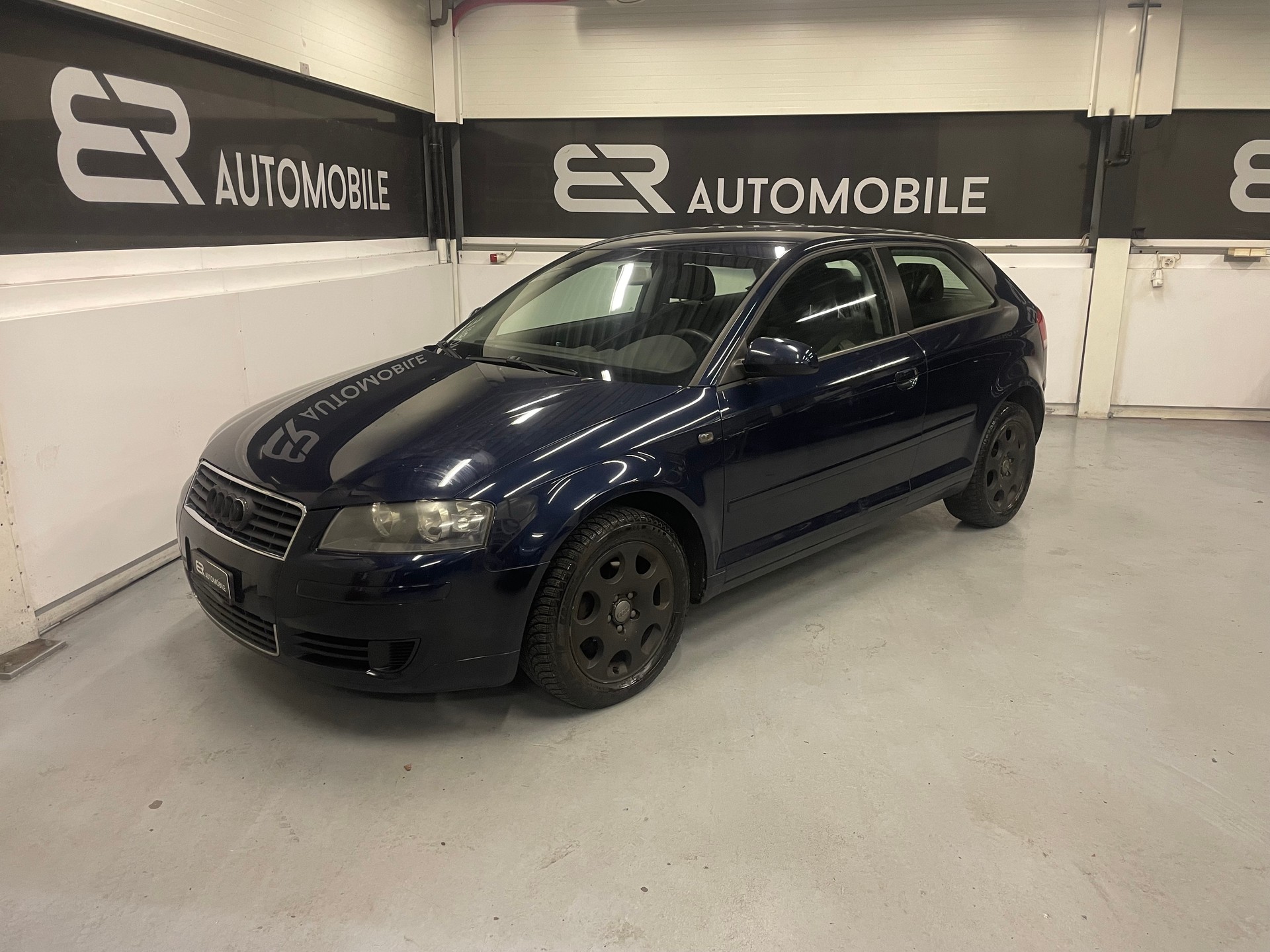 AUDI A3 2.0 FSI Attraction-image-0