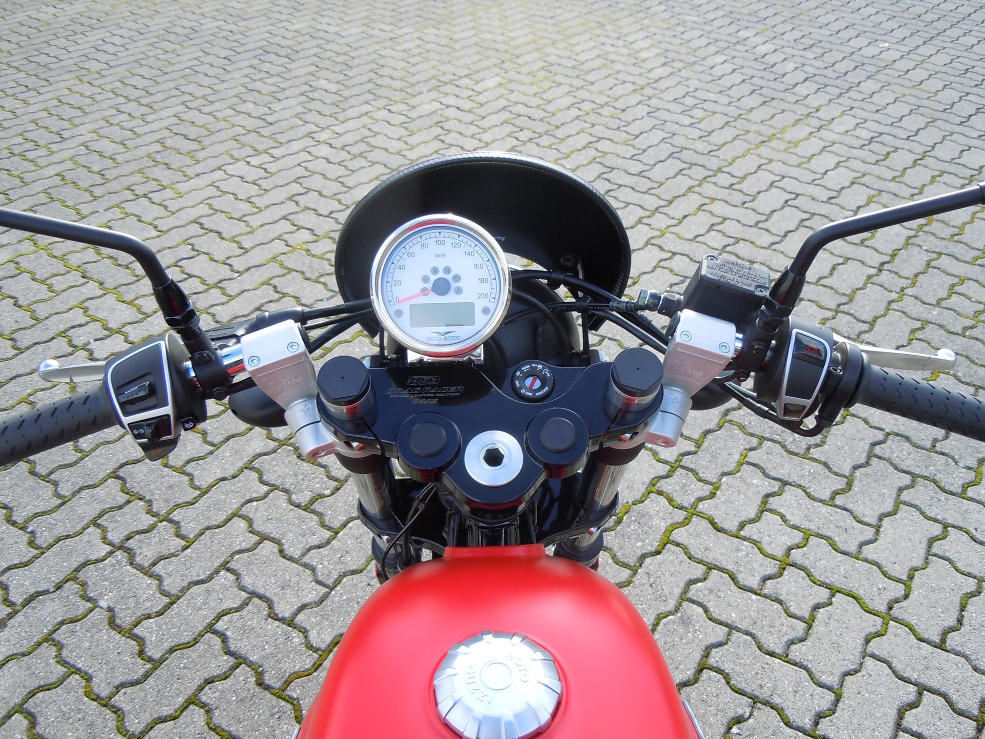 MOTO GUZZI 853 Drag Racer Limited Edition-image-9