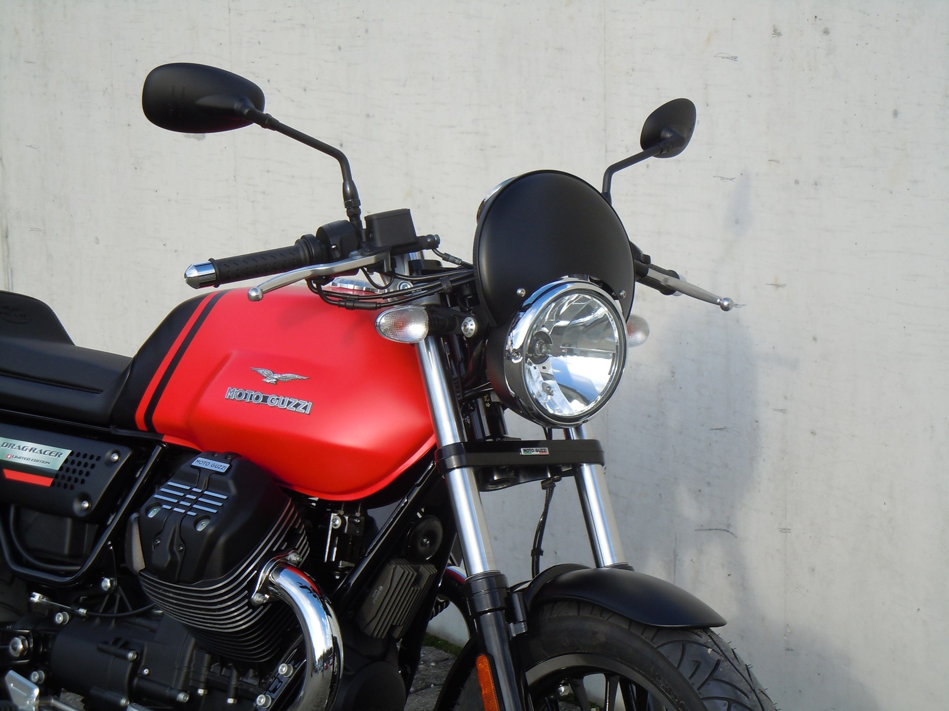 MOTO GUZZI 853 Drag Racer Limited Edition-showroom-element-1