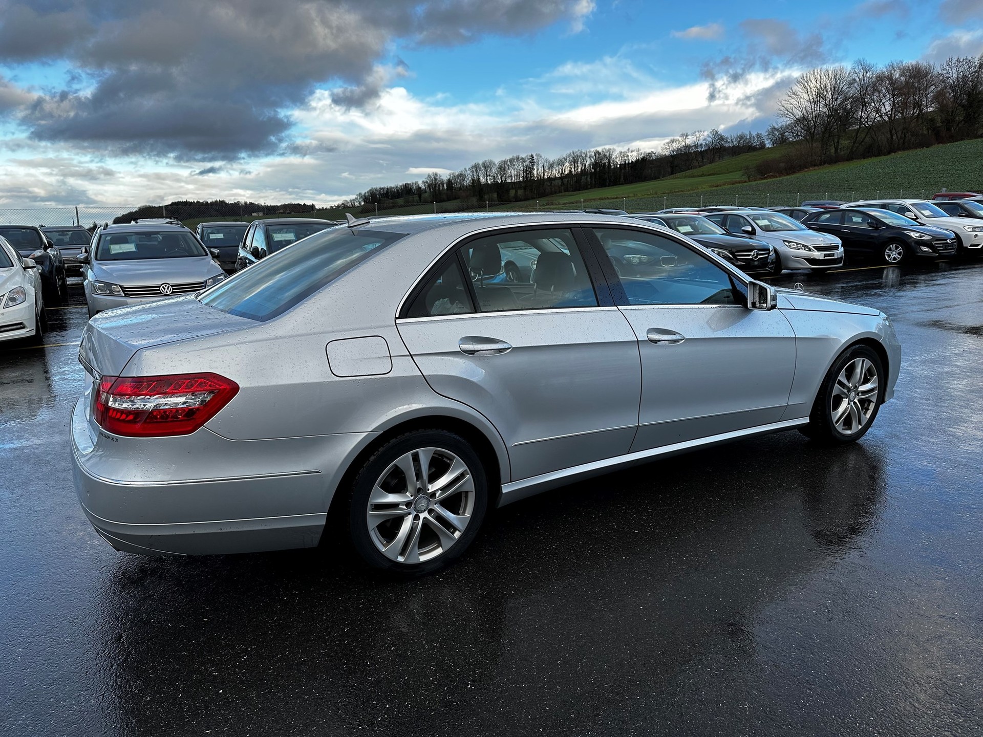 MERCEDES-BENZ E 350 CGI BlueEfficiency Avantgarde 7G-Tronic-image-11