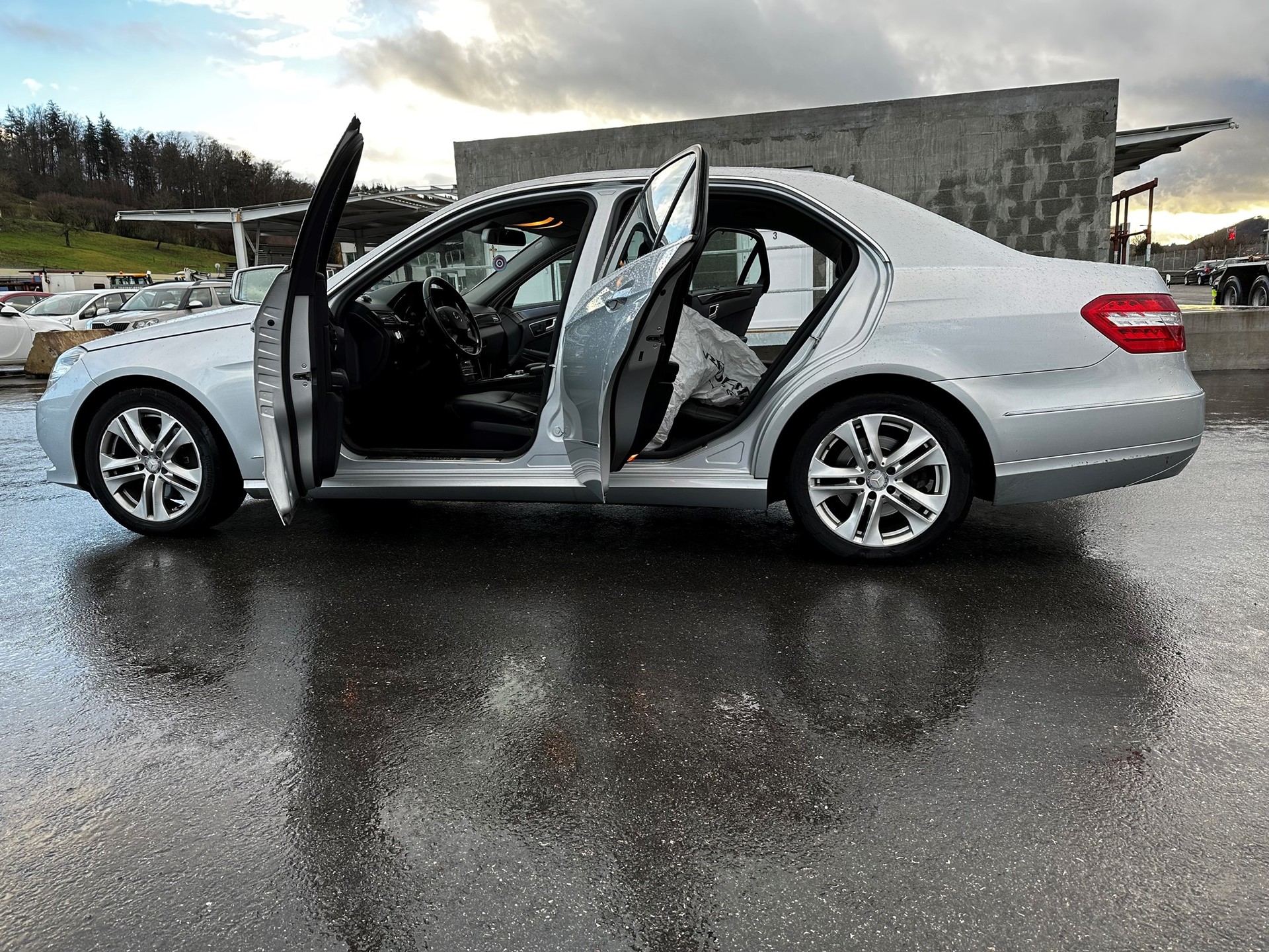 MERCEDES-BENZ E 350 CGI BlueEfficiency Avantgarde 7G-Tronic-image-1